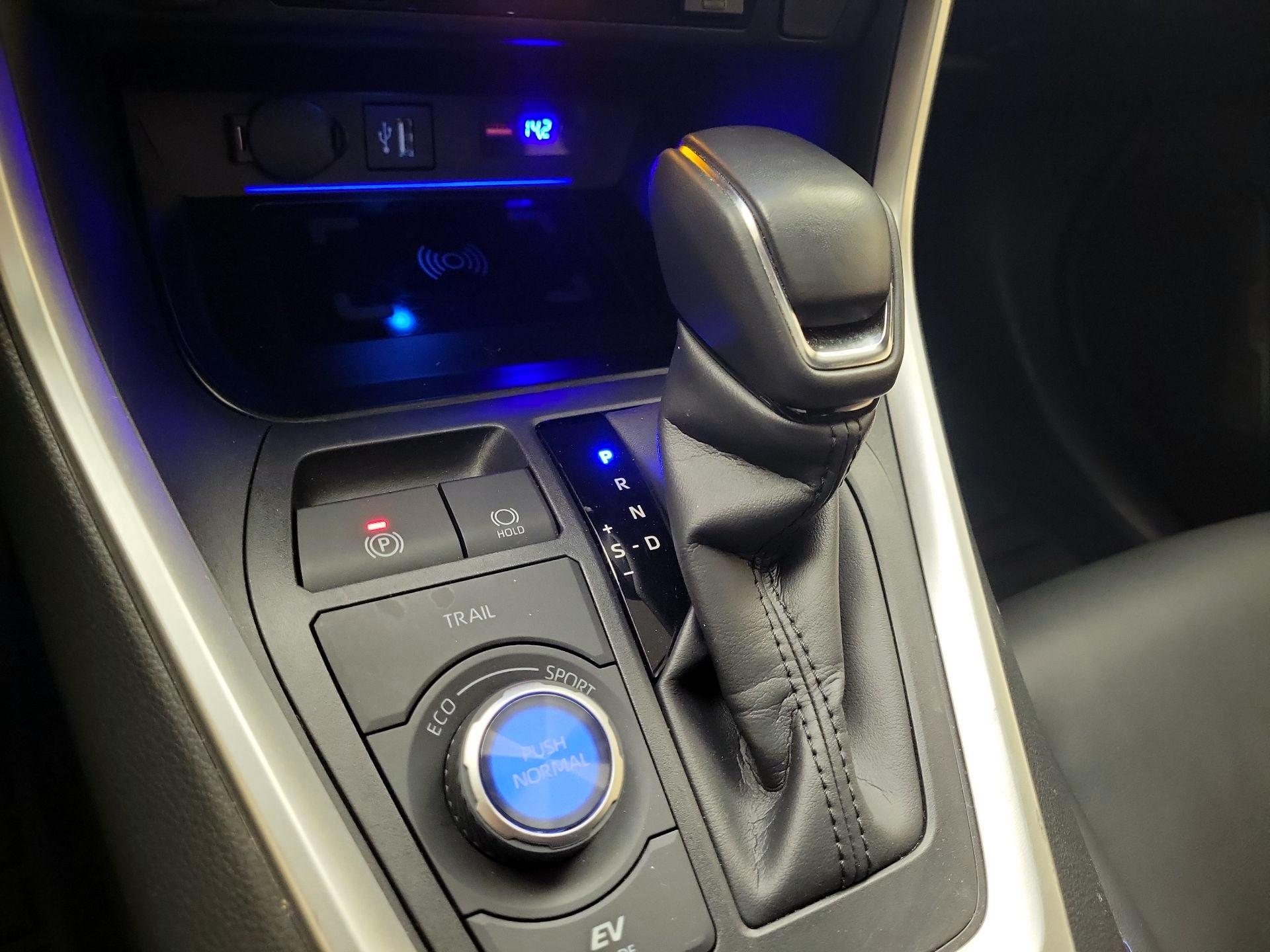 Thumbnail: 2025 Toyota RAV4 - 17