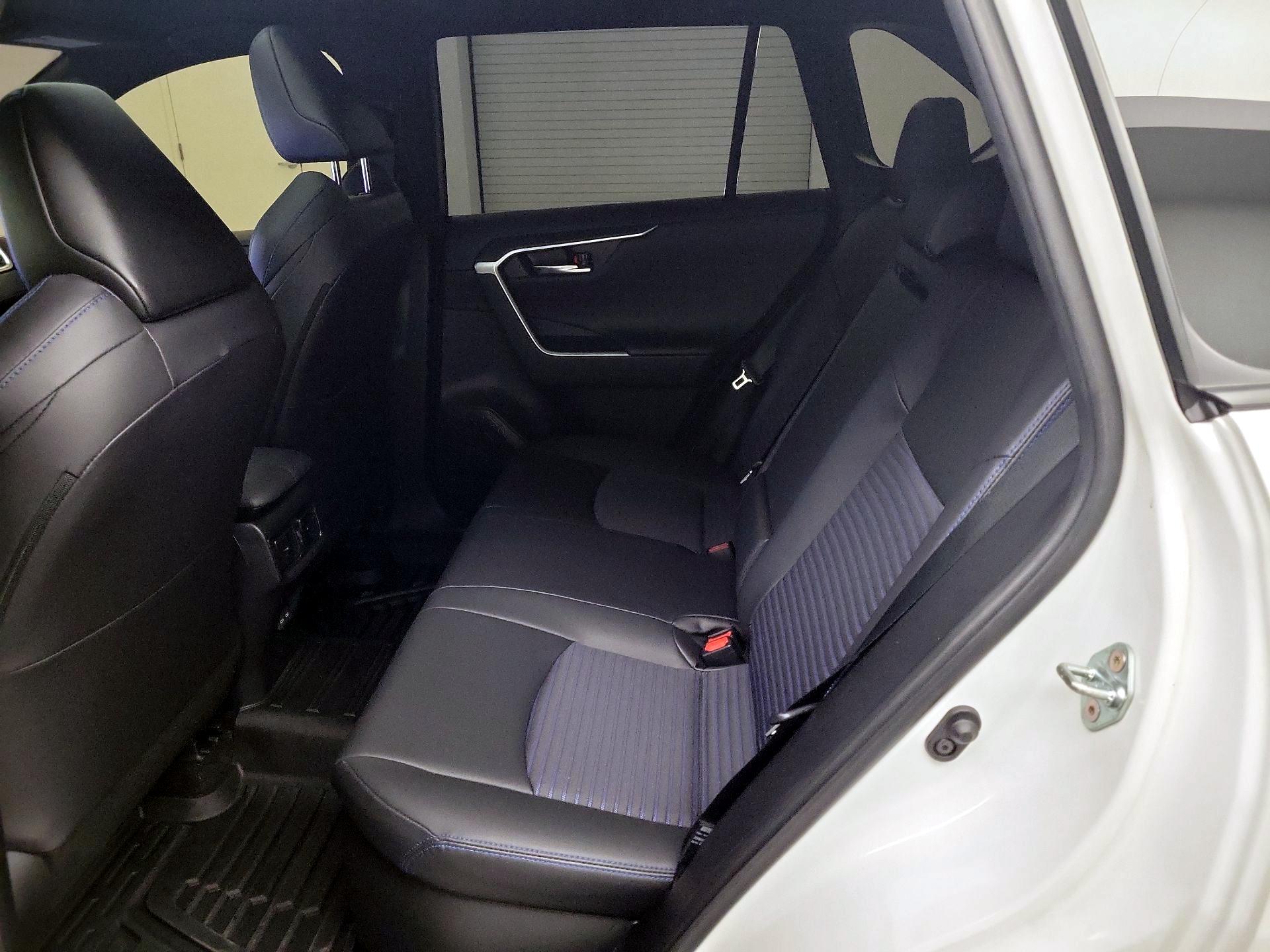 Thumbnail: 2025 Toyota RAV4 - 20