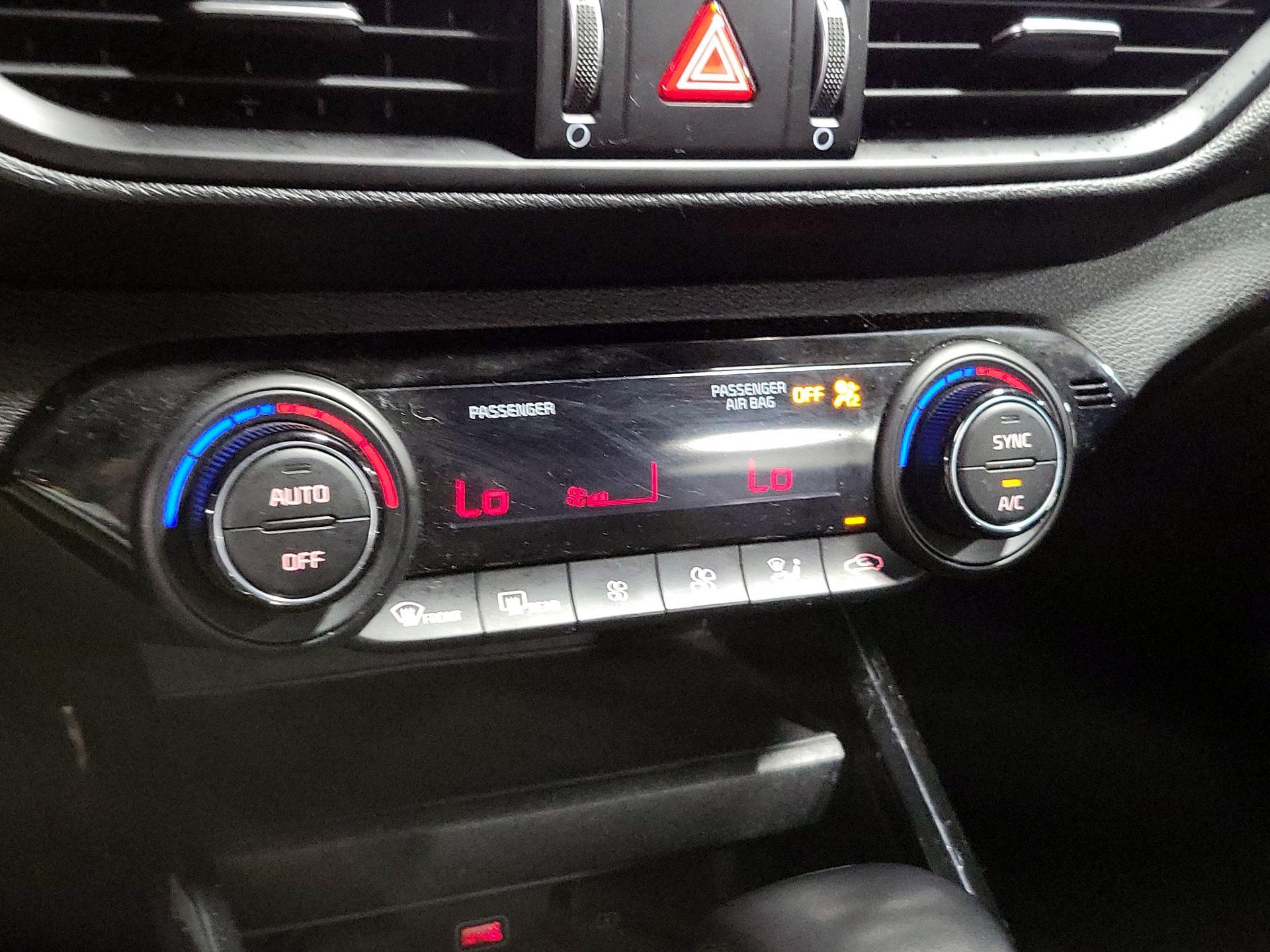 Thumbnail: 2023 Kia Forte - 16