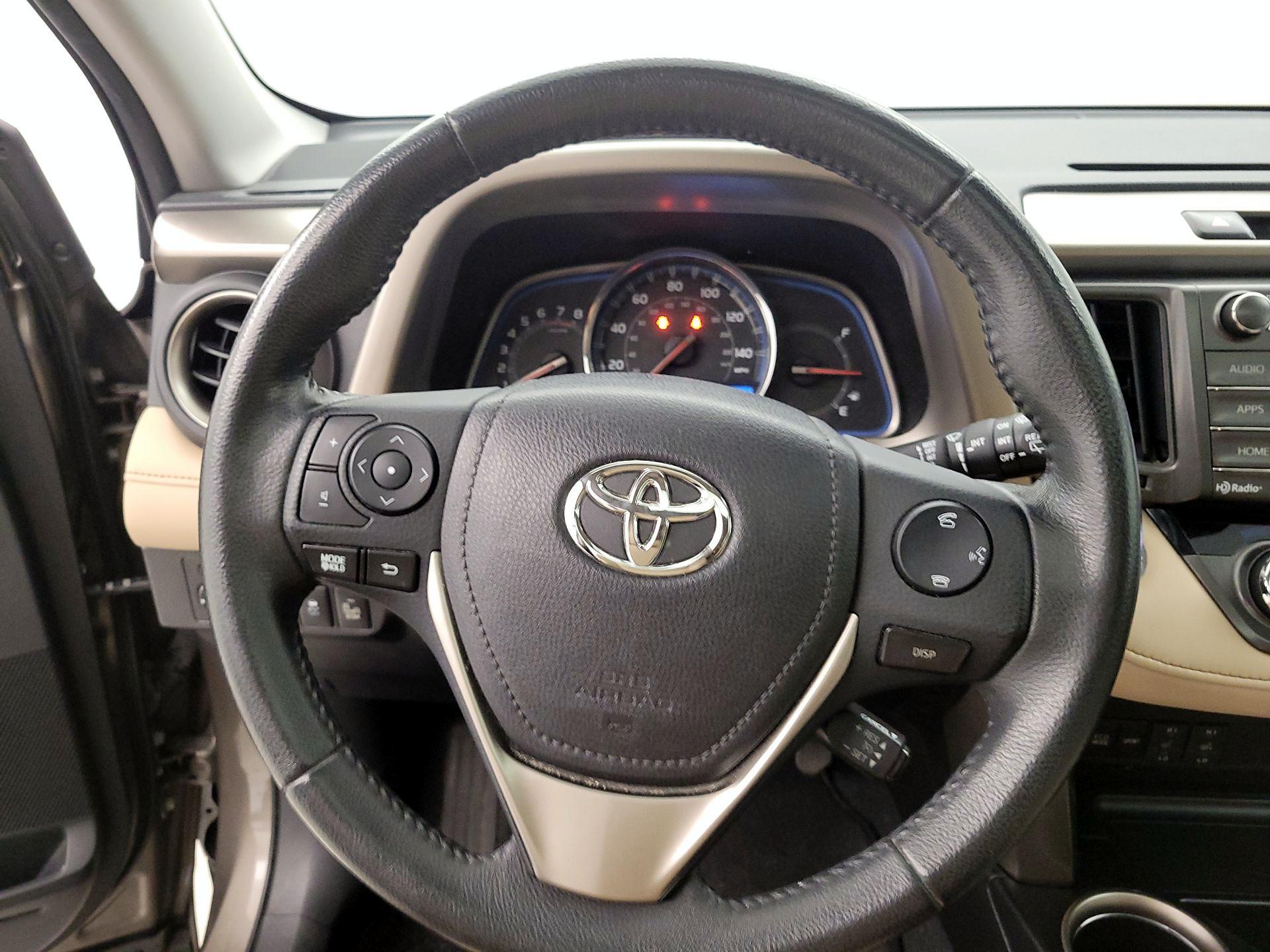 Thumbnail: 2015 Toyota RAV4 - 10