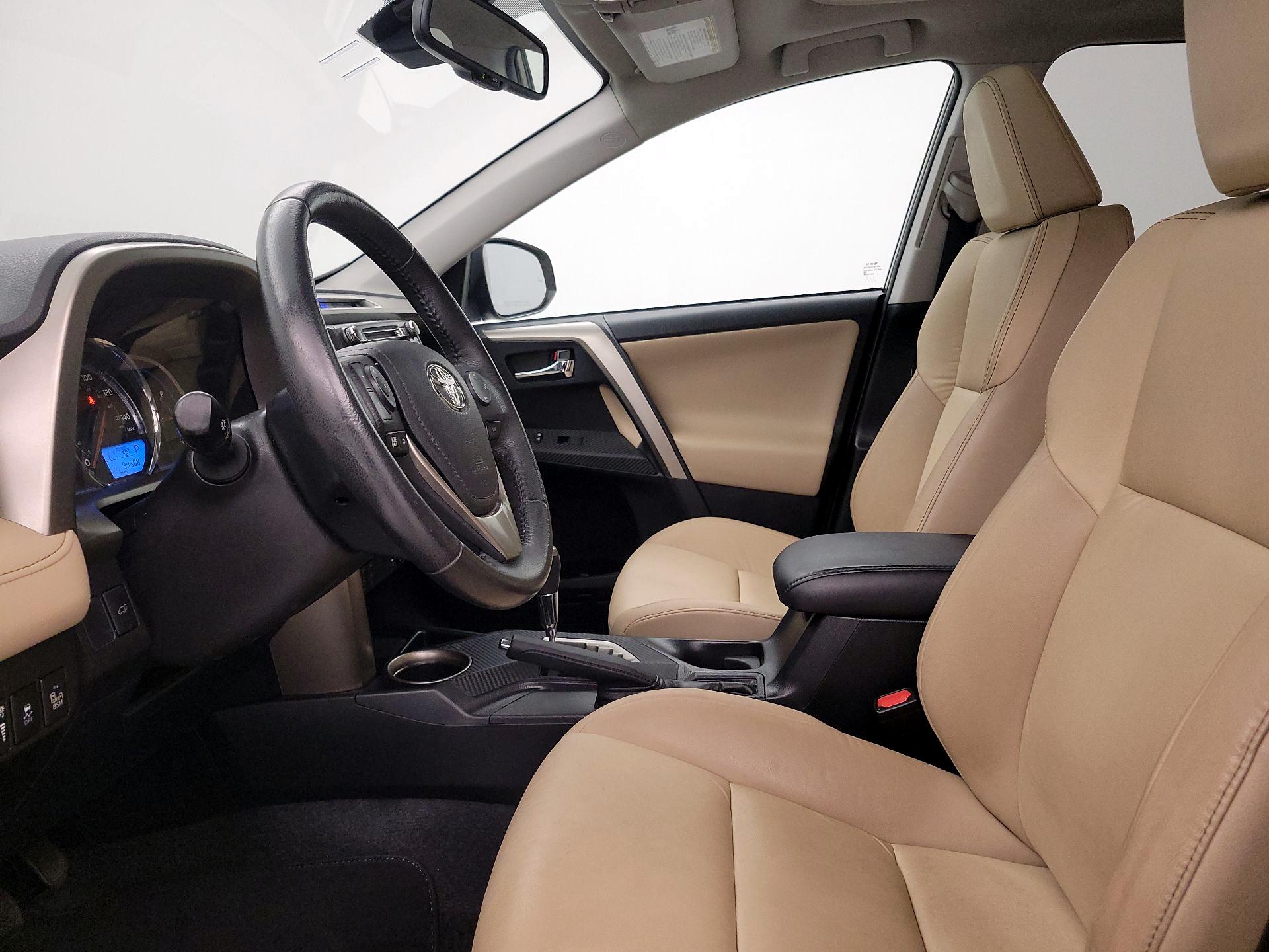 Thumbnail: 2015 Toyota RAV4 - 11