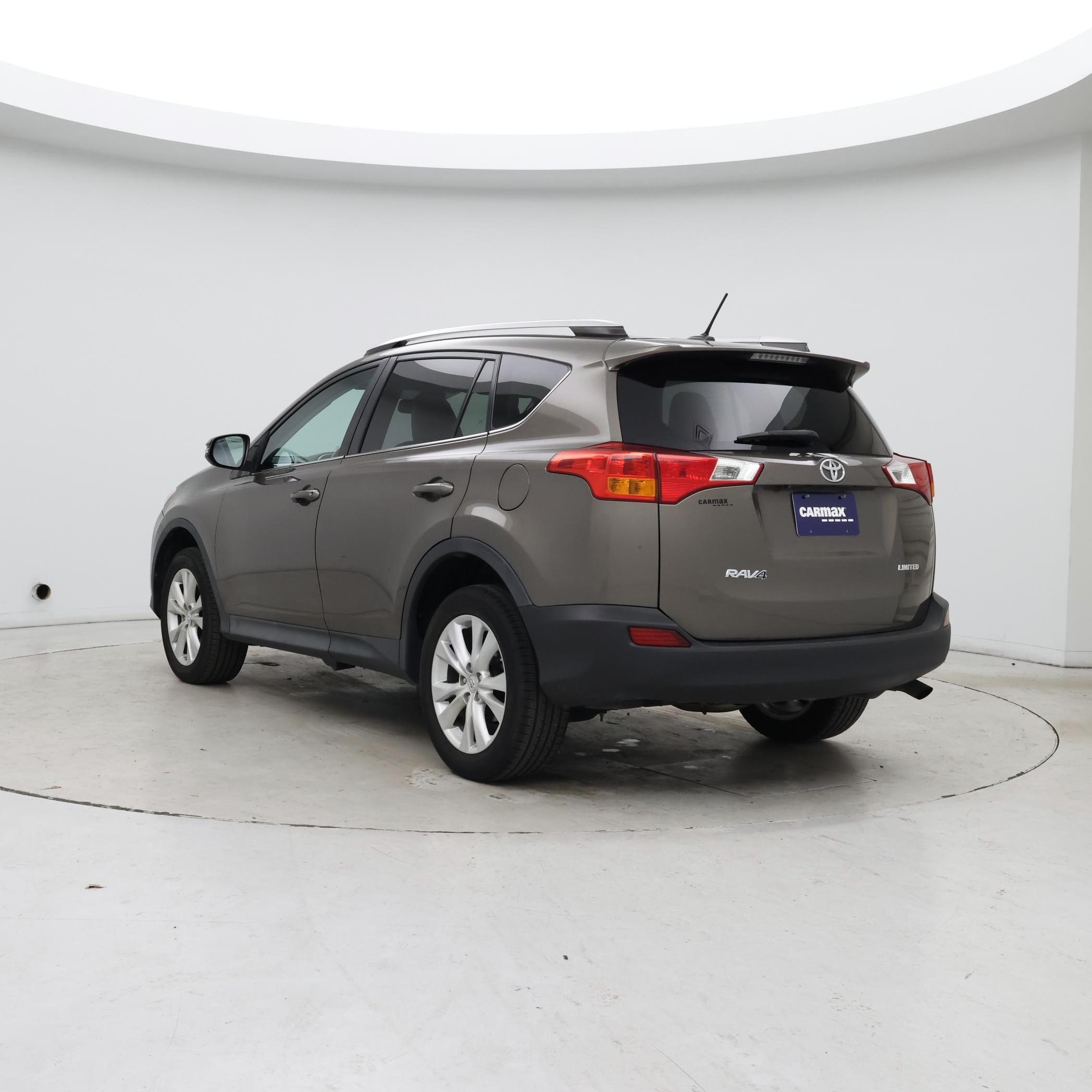 Thumbnail: 2015 Toyota RAV4 - 2