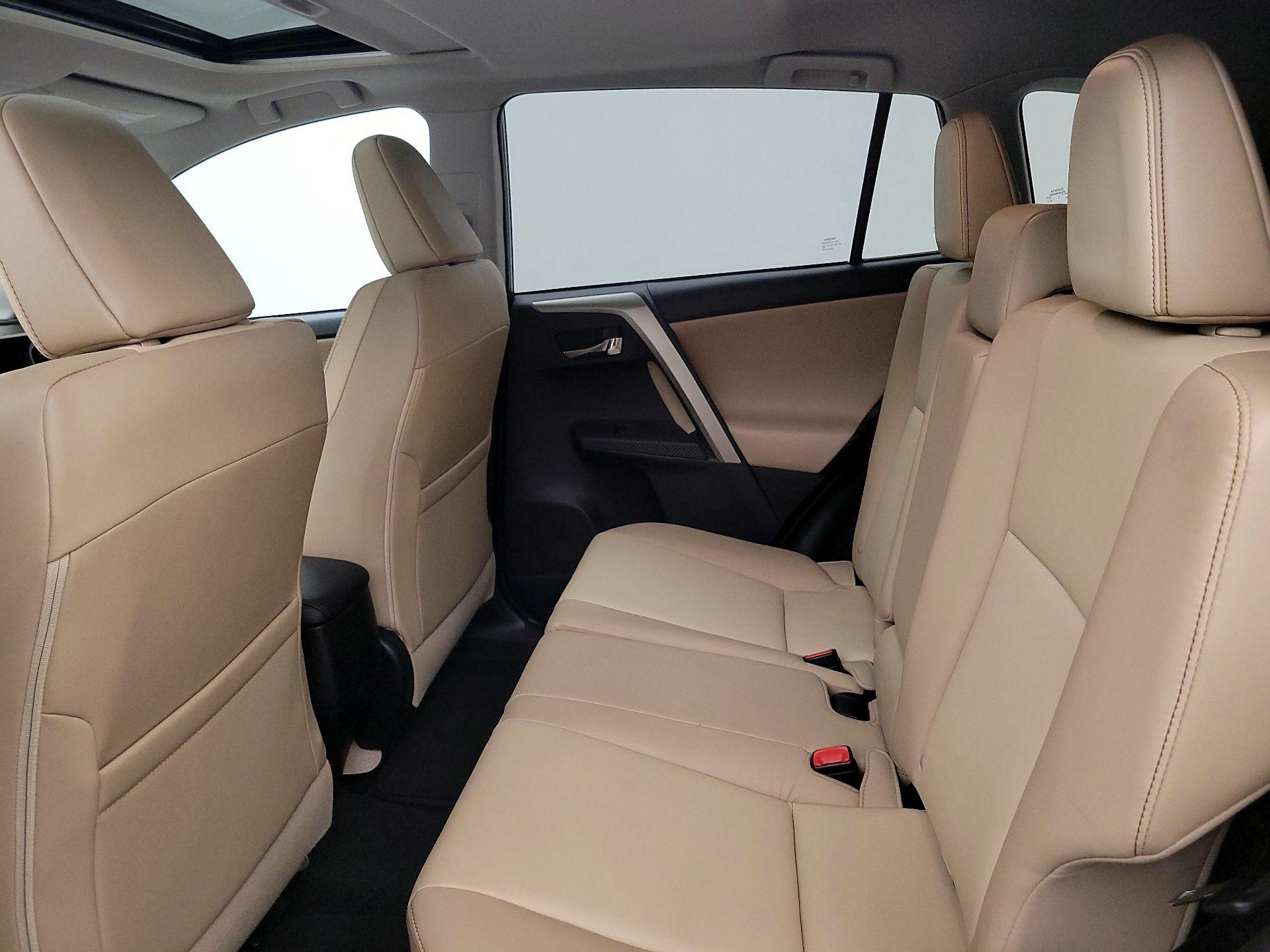 Thumbnail: 2015 Toyota RAV4 - 20