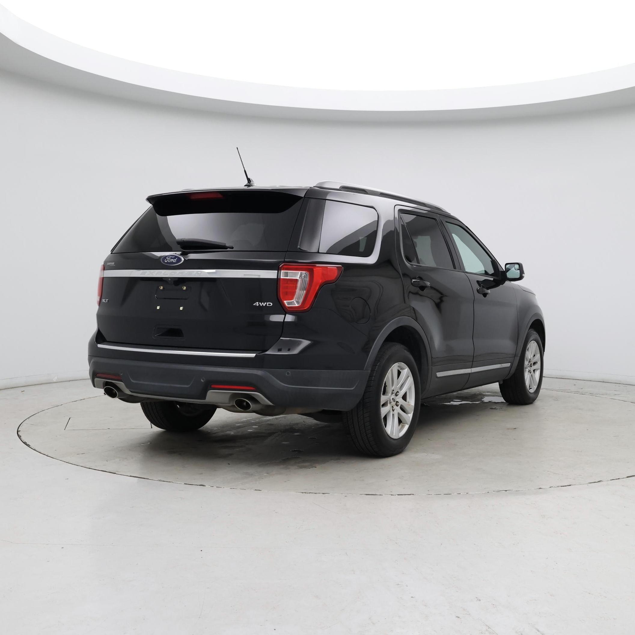 Thumbnail: 2018 Ford Explorer - 8