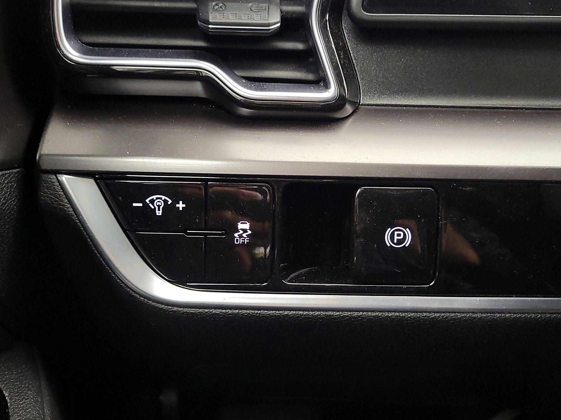 Thumbnail: 2023 Kia Sportage - 13