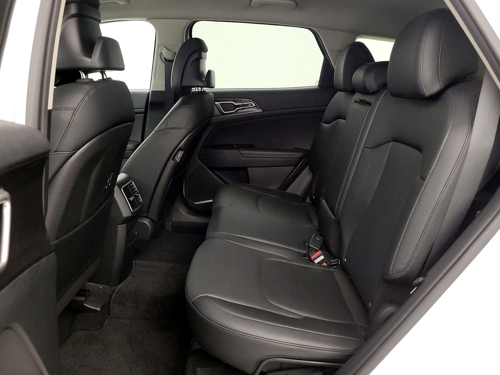 Thumbnail: 2023 Kia Sportage - 20