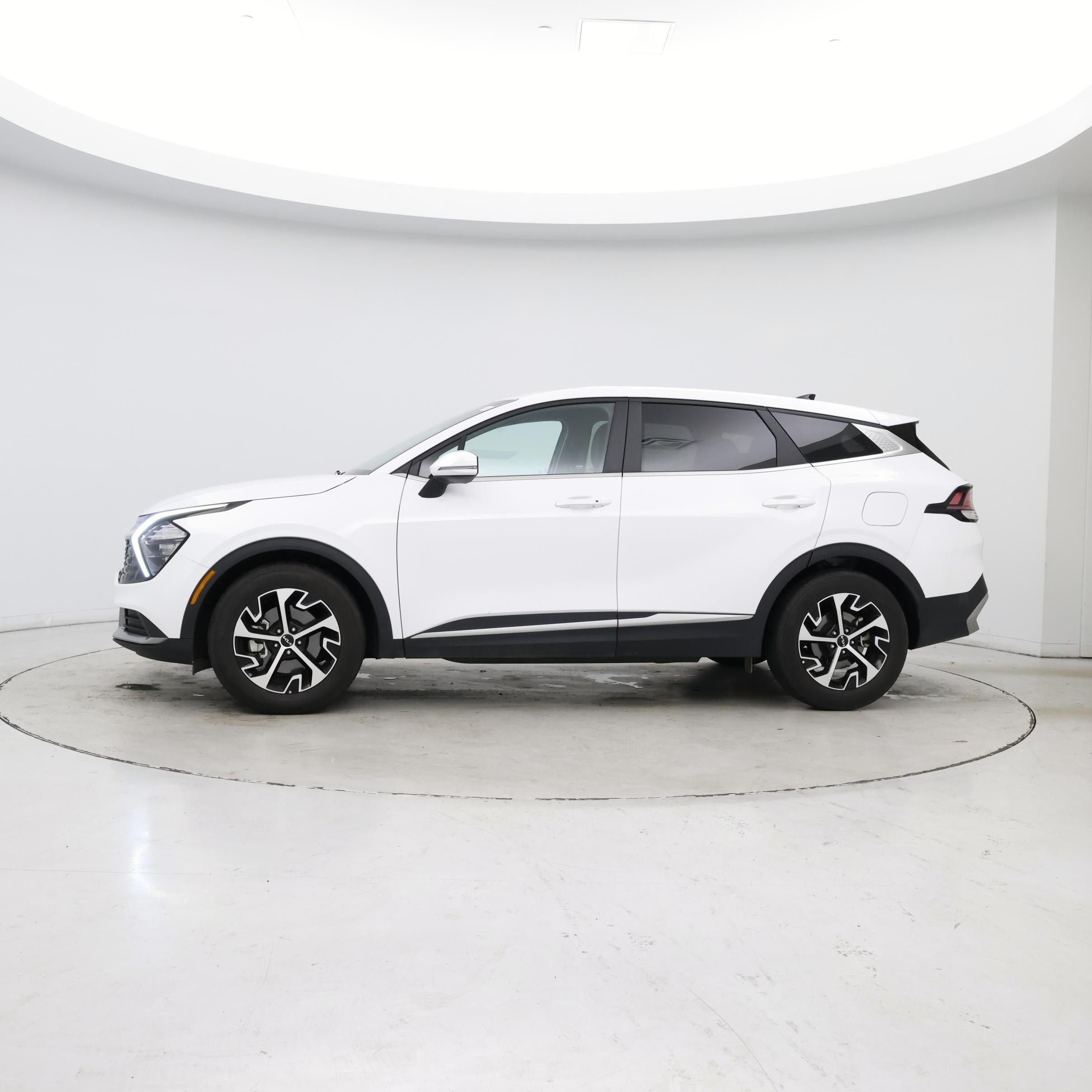 Thumbnail: 2023 Kia Sportage - 3