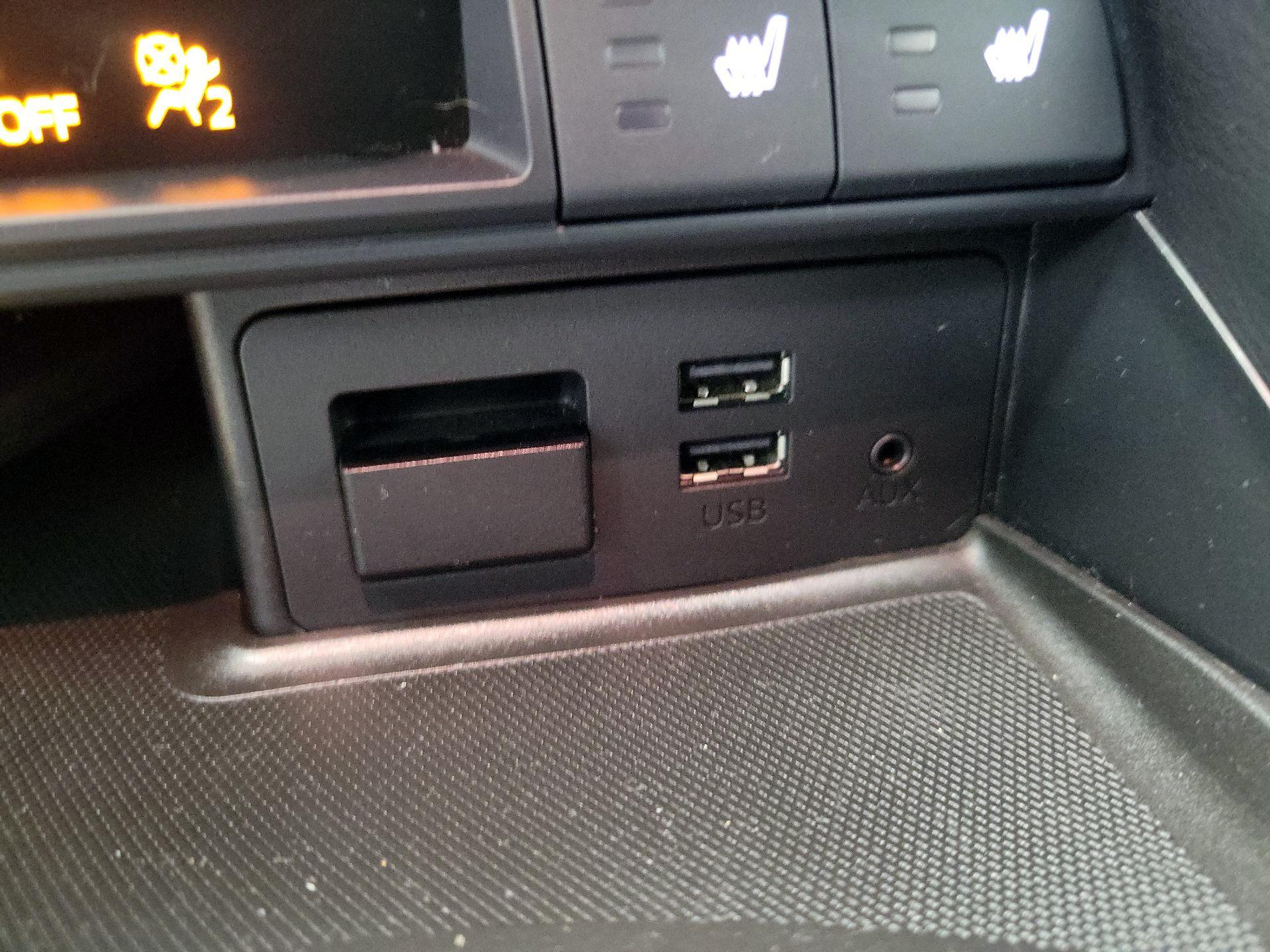 Thumbnail: 2016 Mazda MX-5 Miata - 16