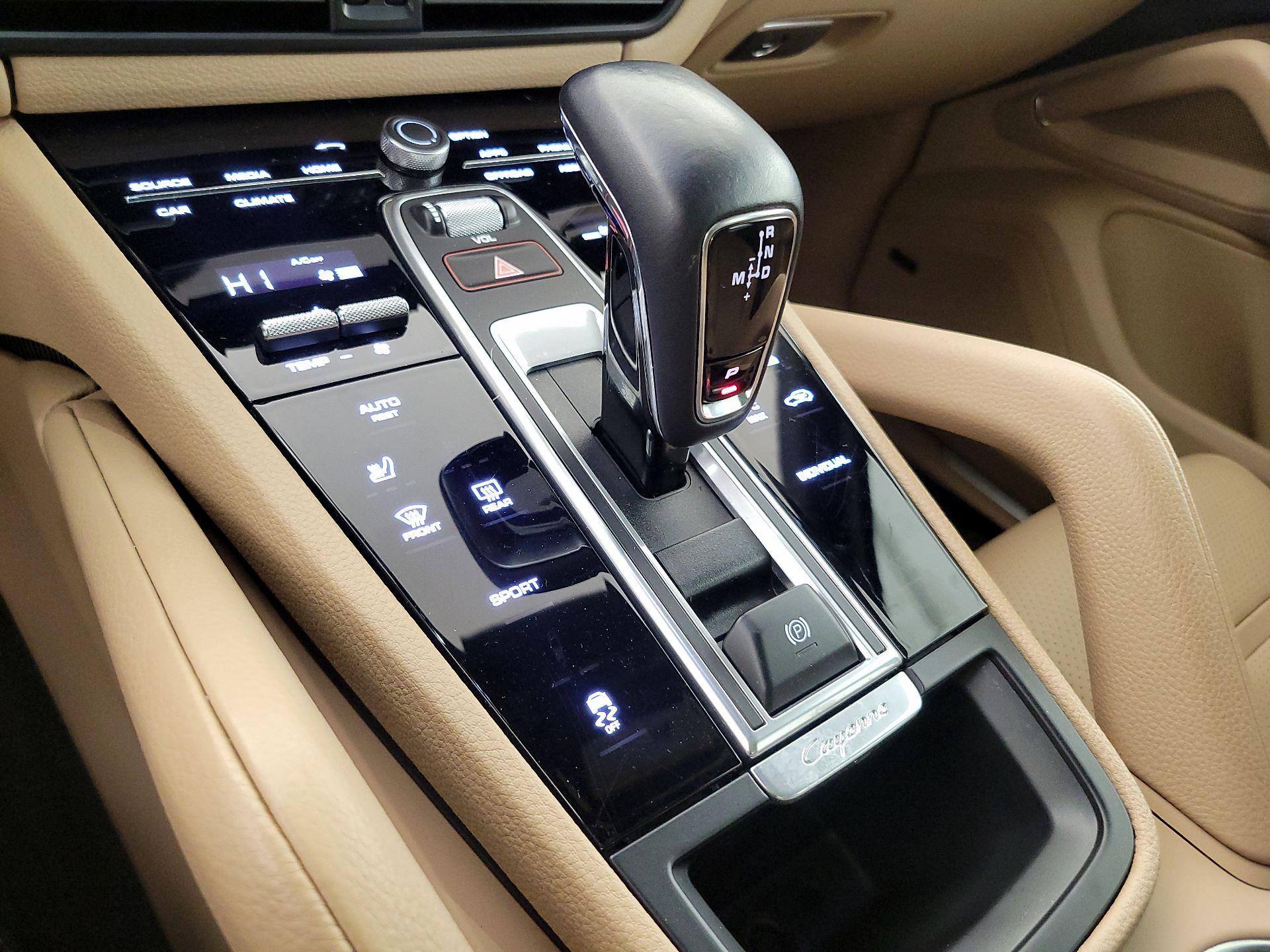 Thumbnail: 2023 Porsche Cayenne - 18