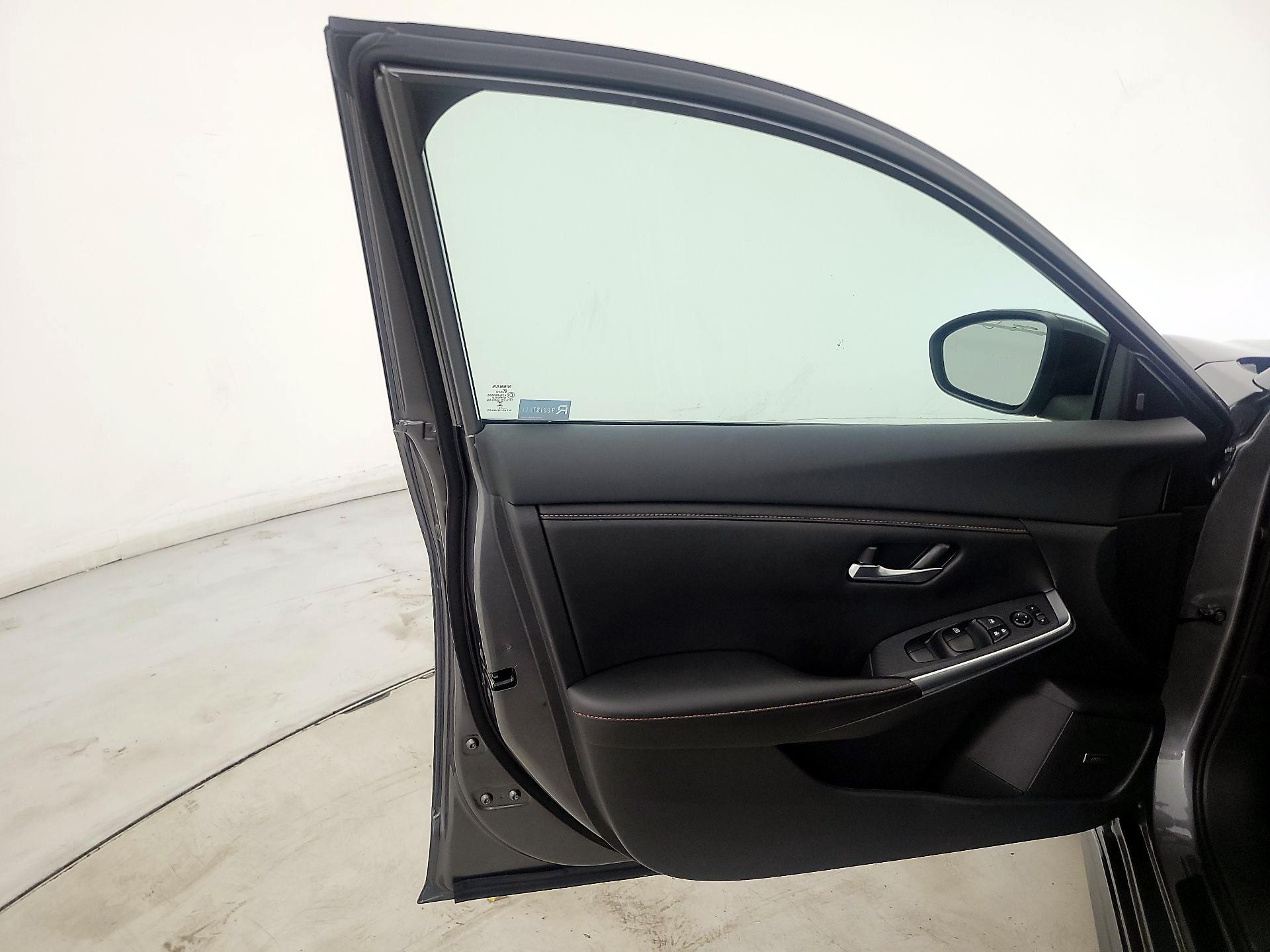 Thumbnail: 2023 Nissan Sentra - 12