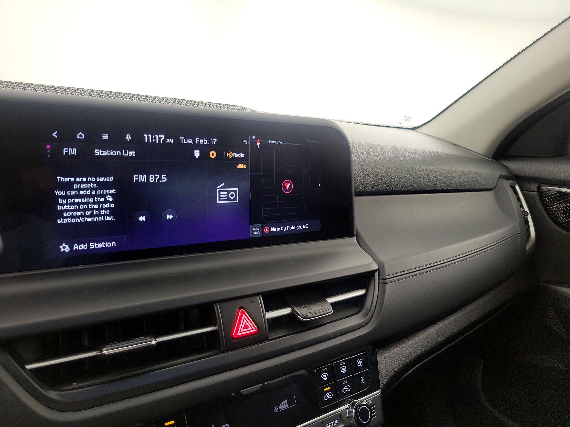 Thumbnail: 2024 Kia Seltos - 16