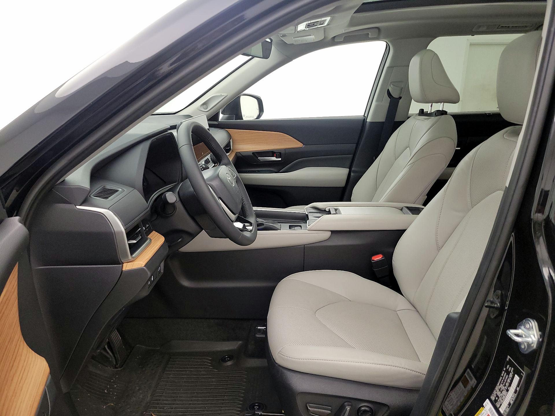 Thumbnail: 2025 Toyota Grand Highlander - 11