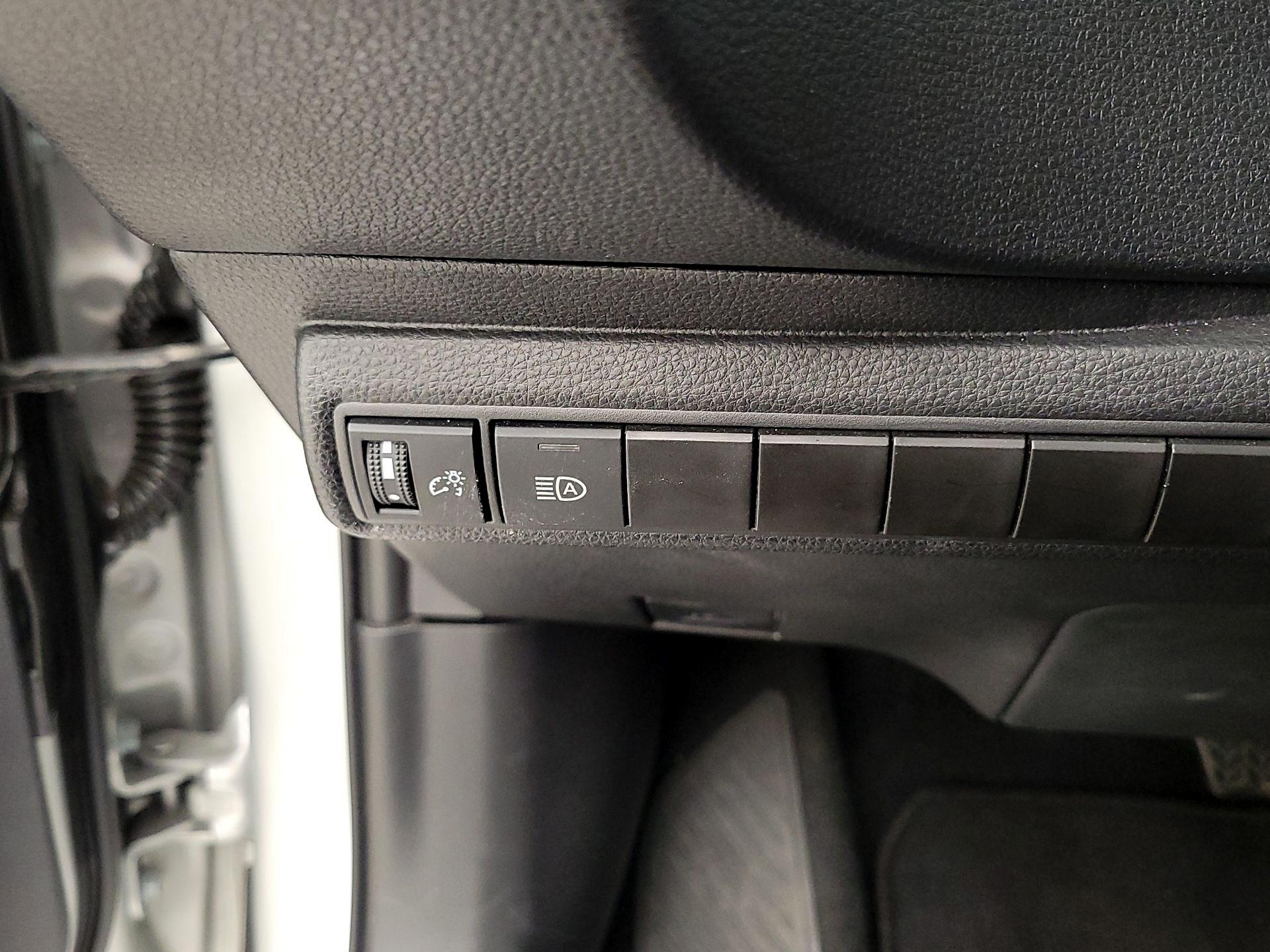 Thumbnail: 2025 Toyota Corolla - 13