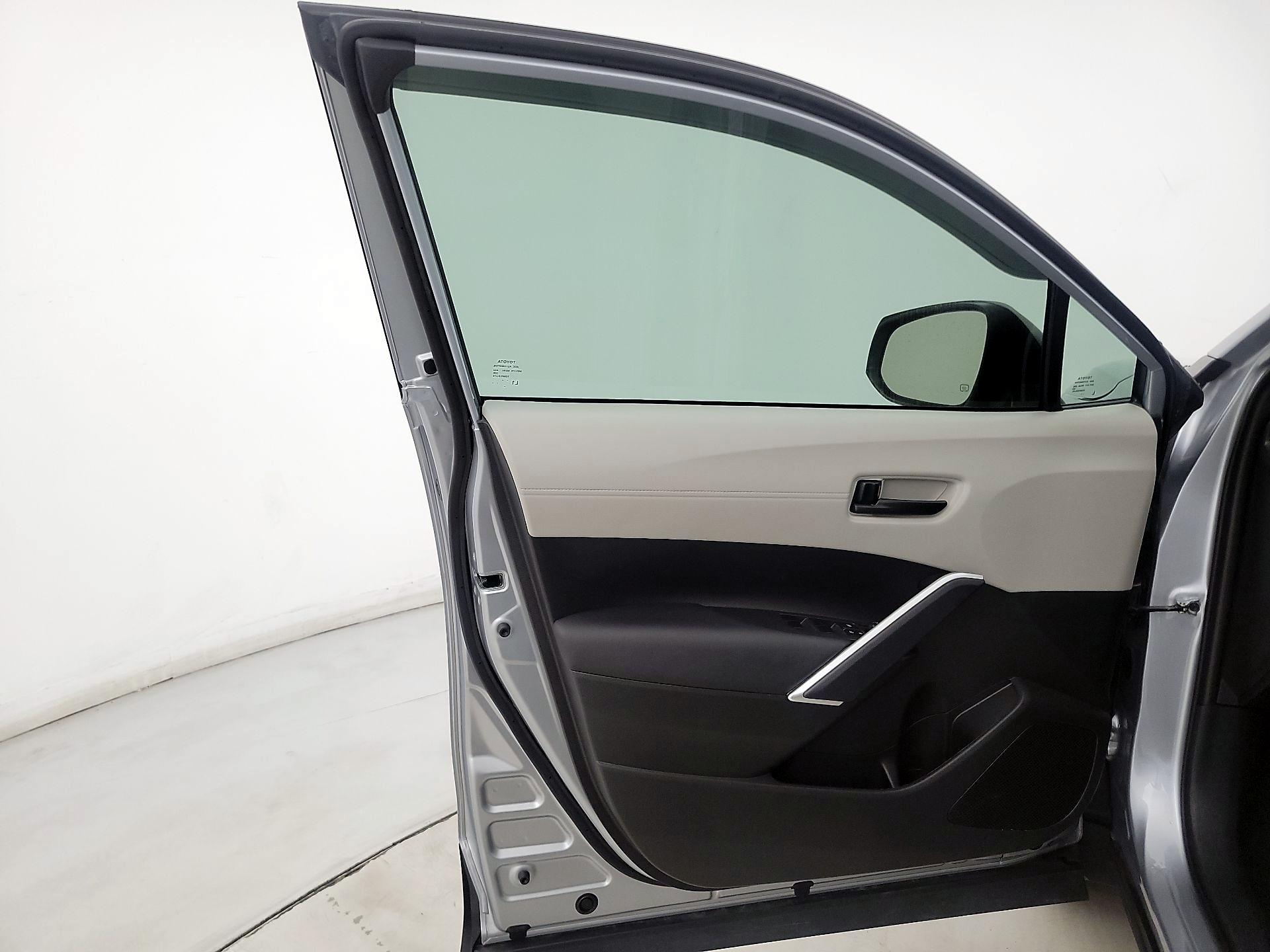 Thumbnail: 2024 Toyota Corolla Cross - 12