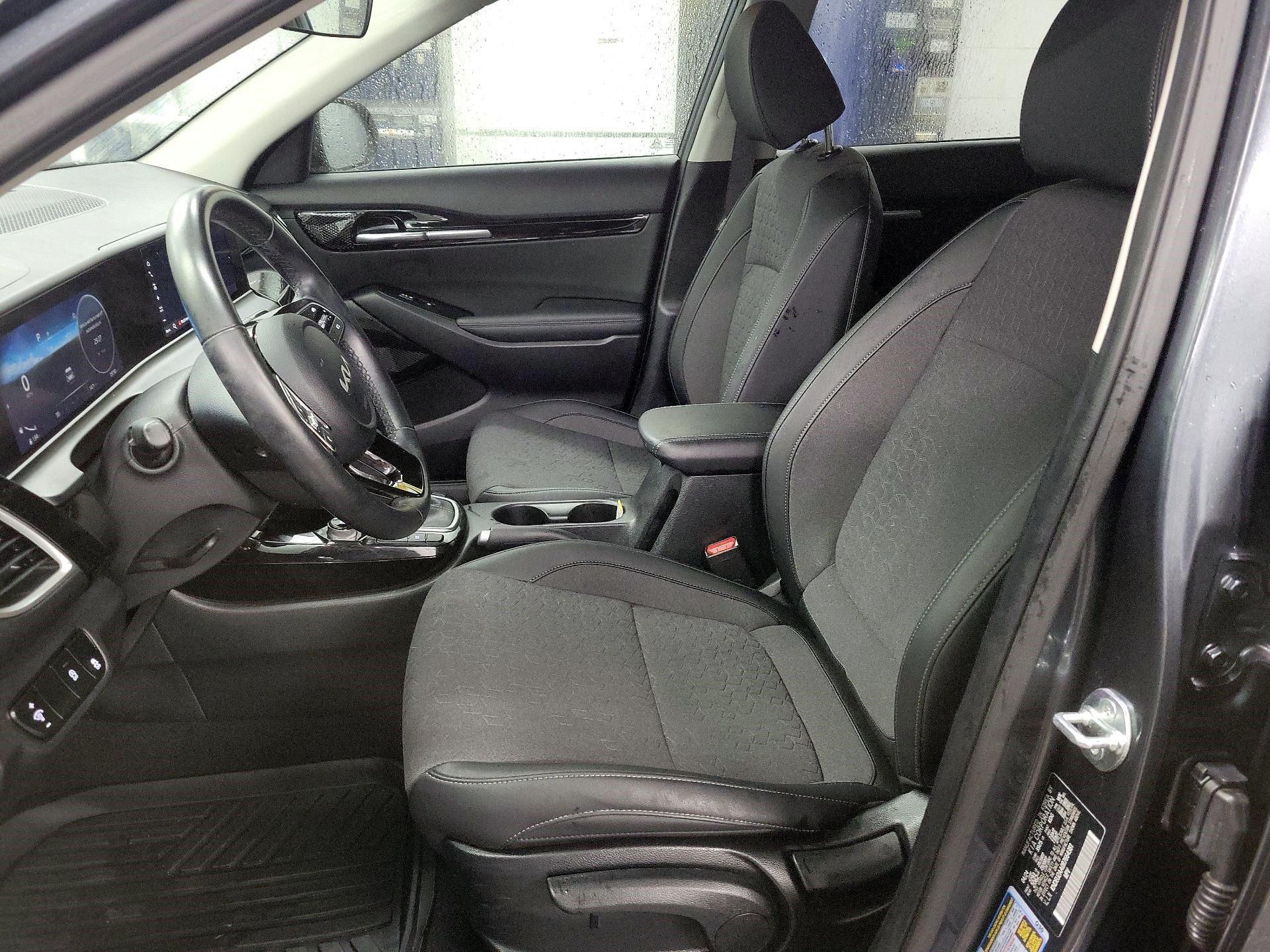 Thumbnail: 2024 Kia Seltos - 9