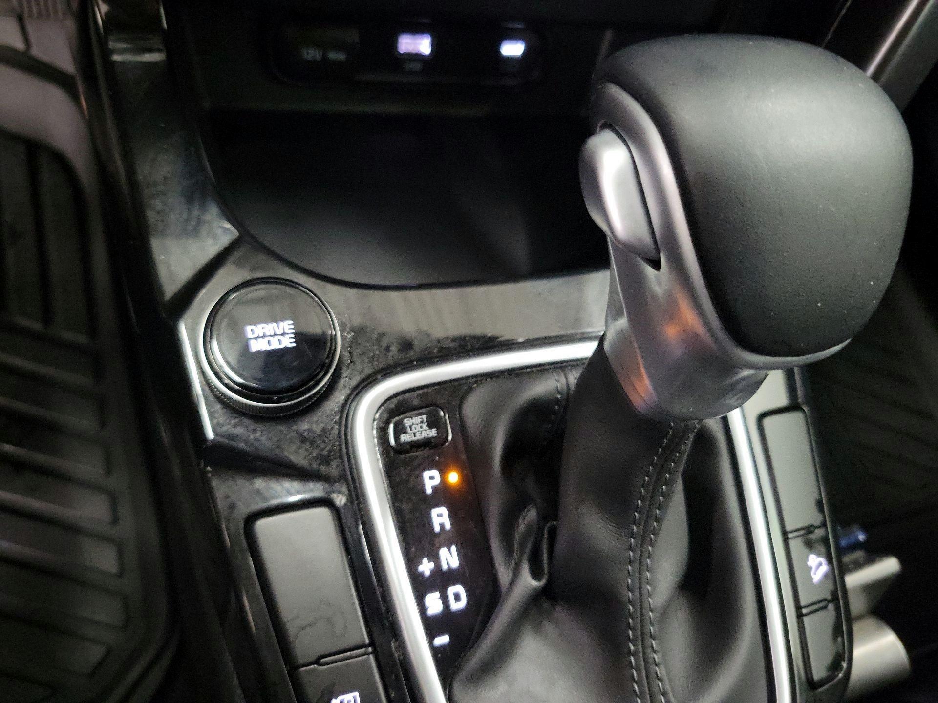 Thumbnail: 2024 Kia Seltos - 16