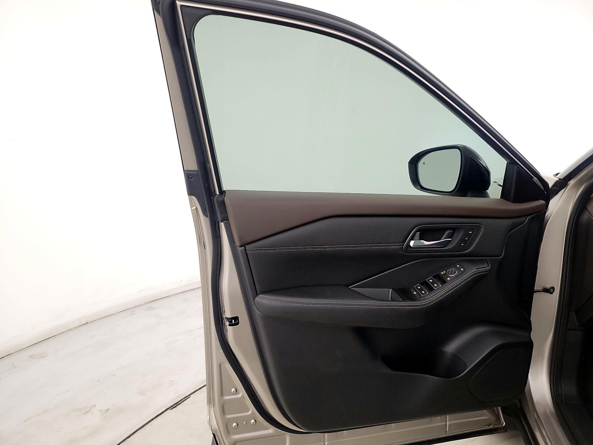 Thumbnail: 2022 Nissan Rogue - 12