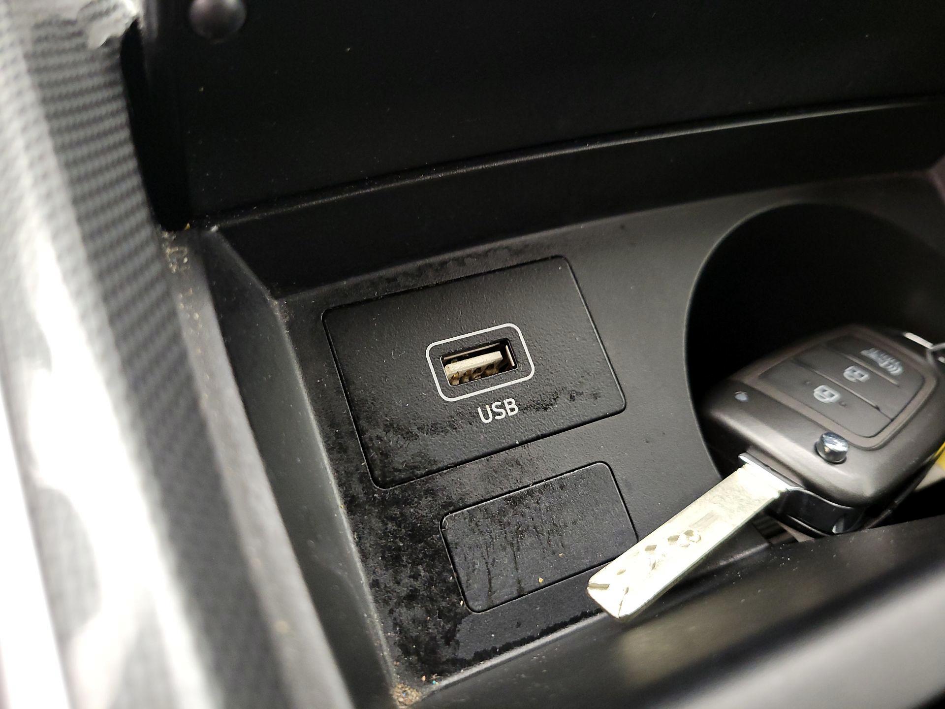 Thumbnail: 2023 Hyundai Santa Fe - 18