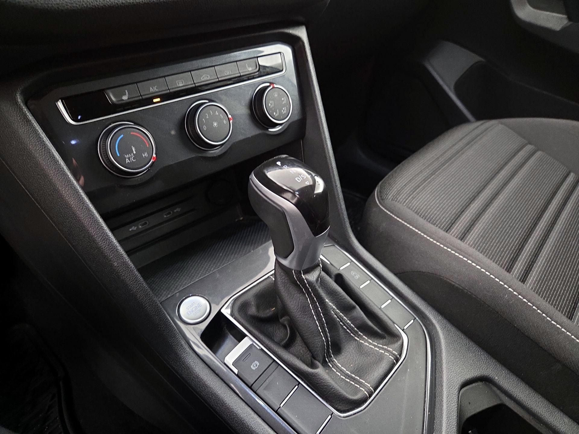 Thumbnail: 2024 Volkswagen Tiguan - 17