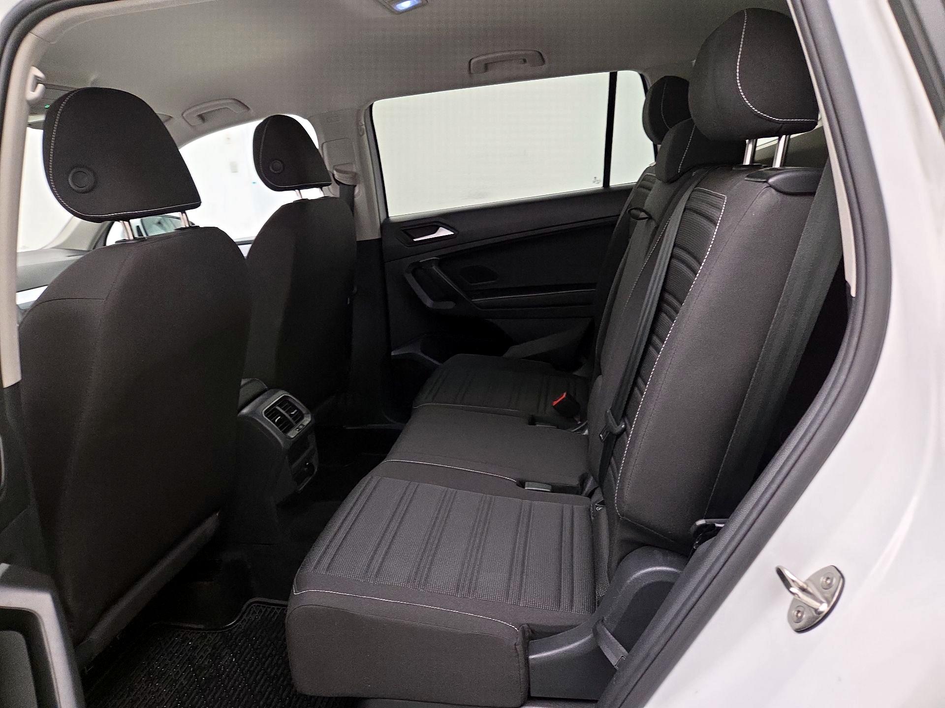 Thumbnail: 2024 Volkswagen Tiguan - 19