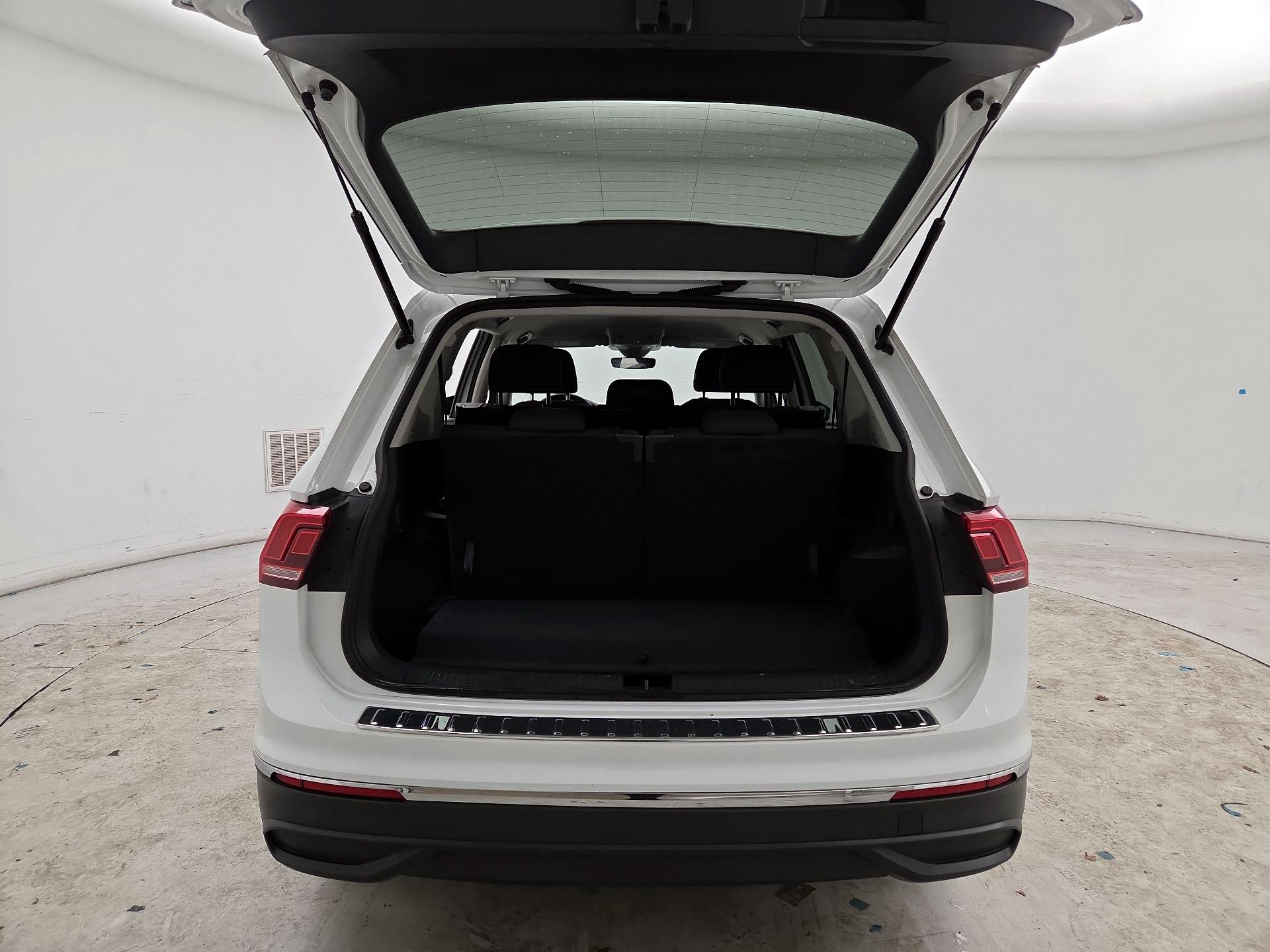 Thumbnail: 2024 Volkswagen Tiguan - 20