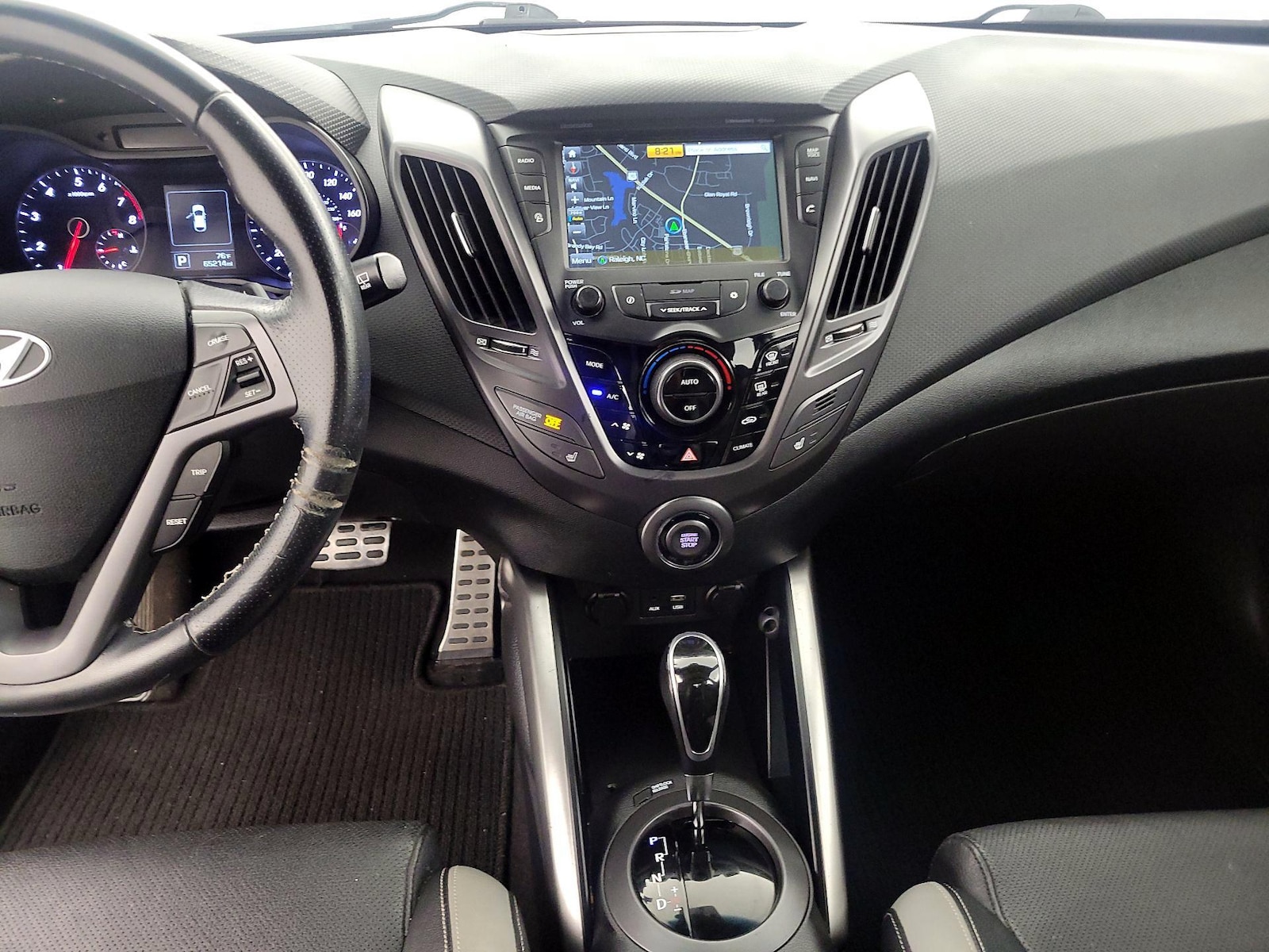 2017 Hyundai Veloster - Photo 10