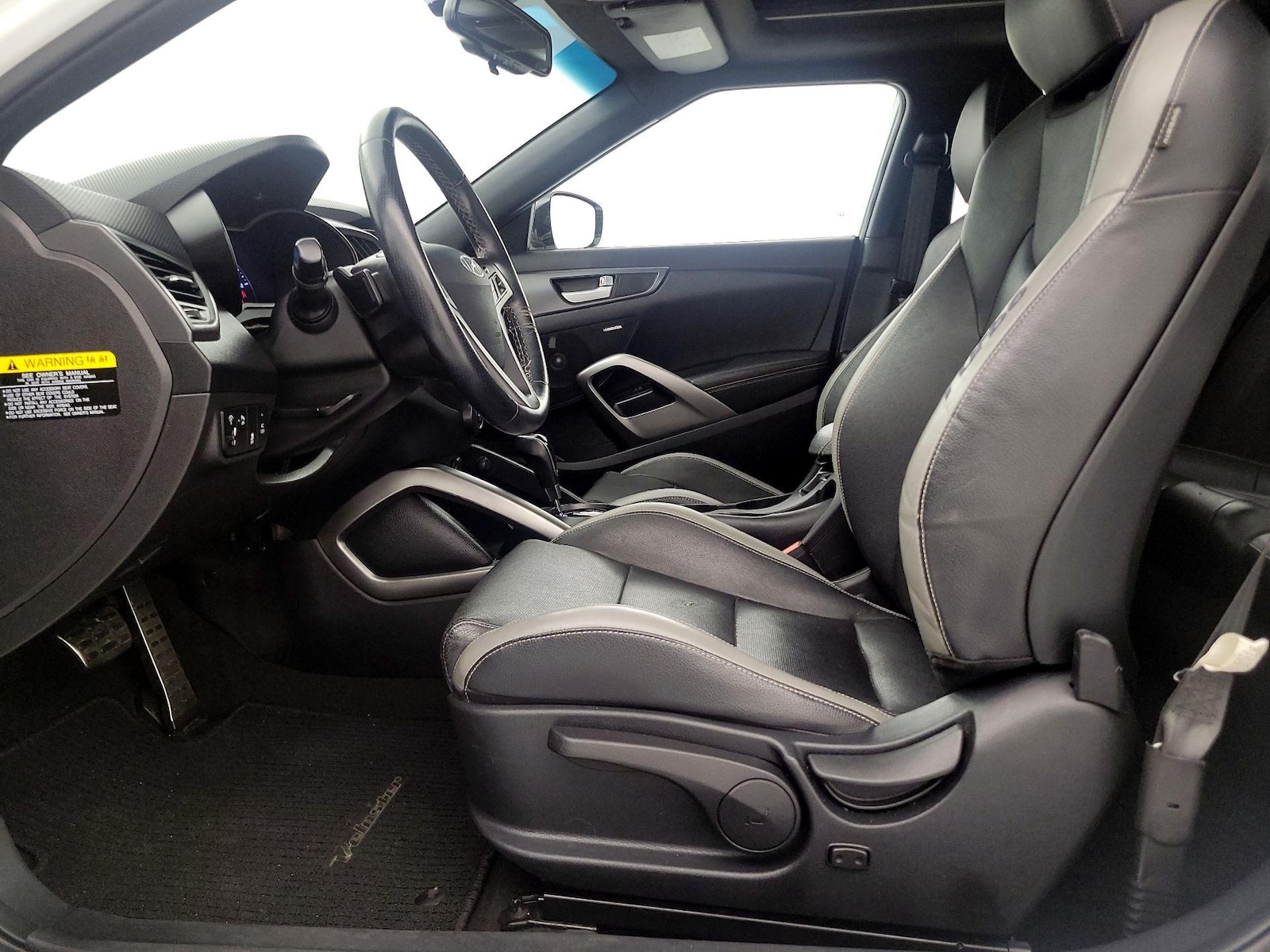 2017 Hyundai Veloster - Photo 12