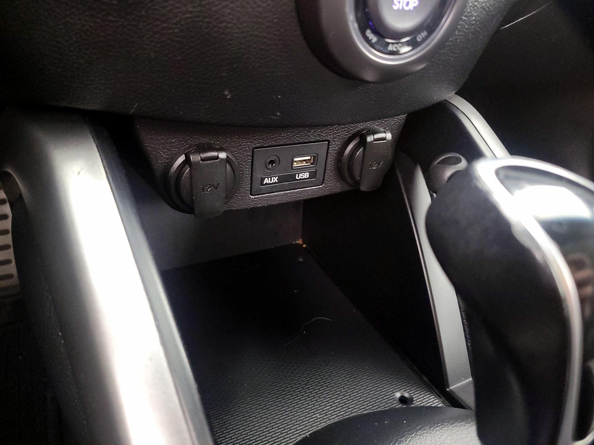 Thumbnail: 2017 Hyundai Veloster - 19