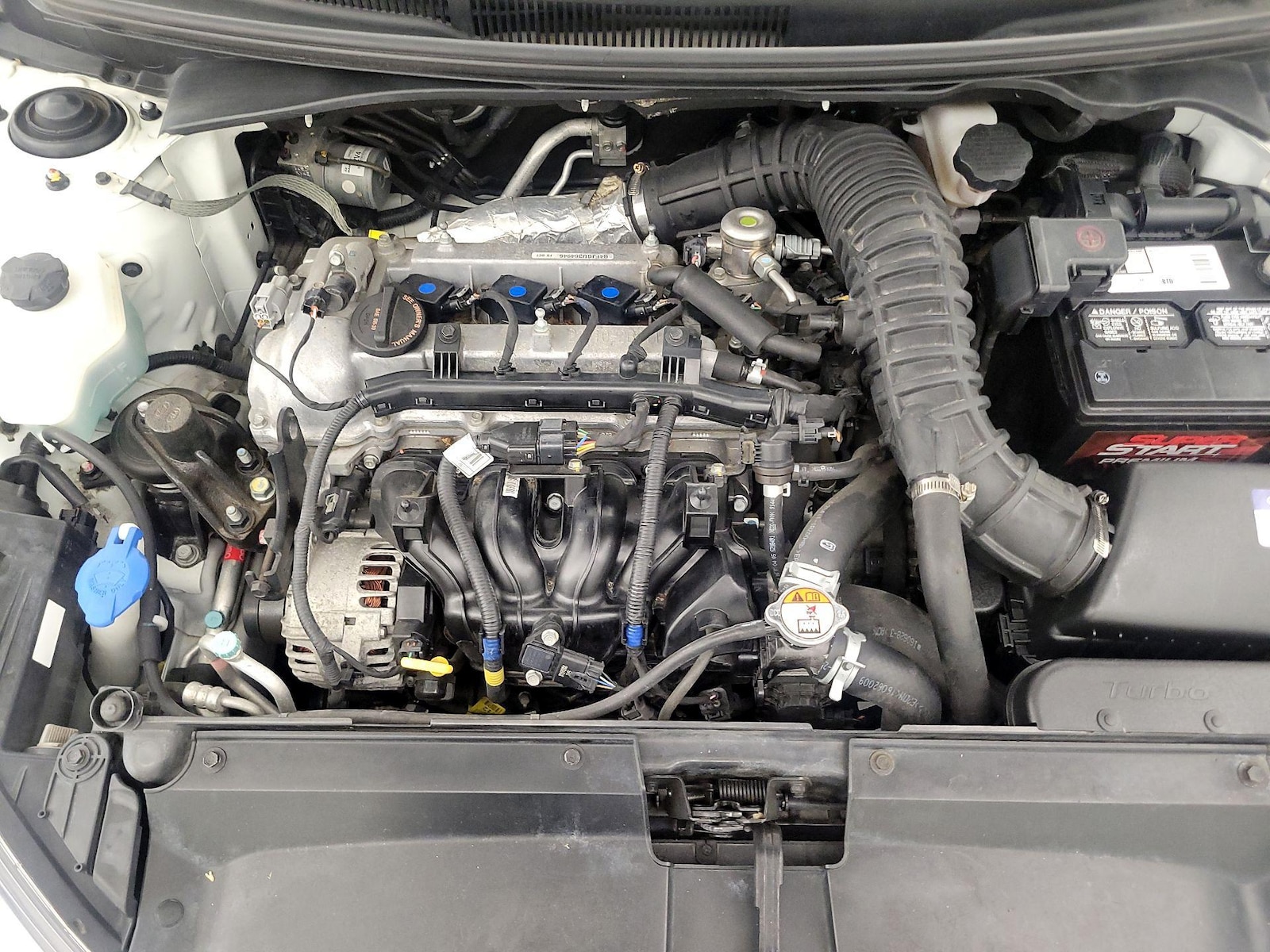 2017 Hyundai Veloster - Photo 24