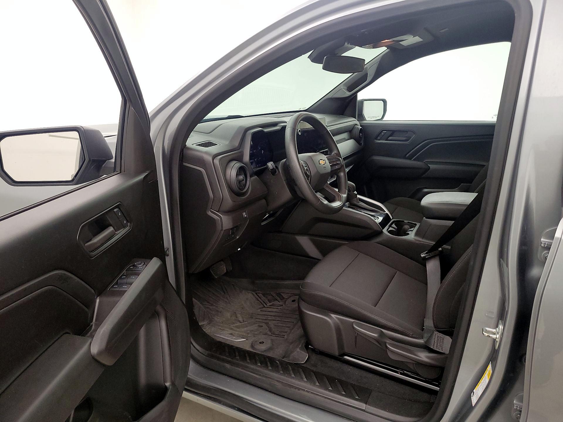 Thumbnail: 2024 Chevrolet Colorado - 11