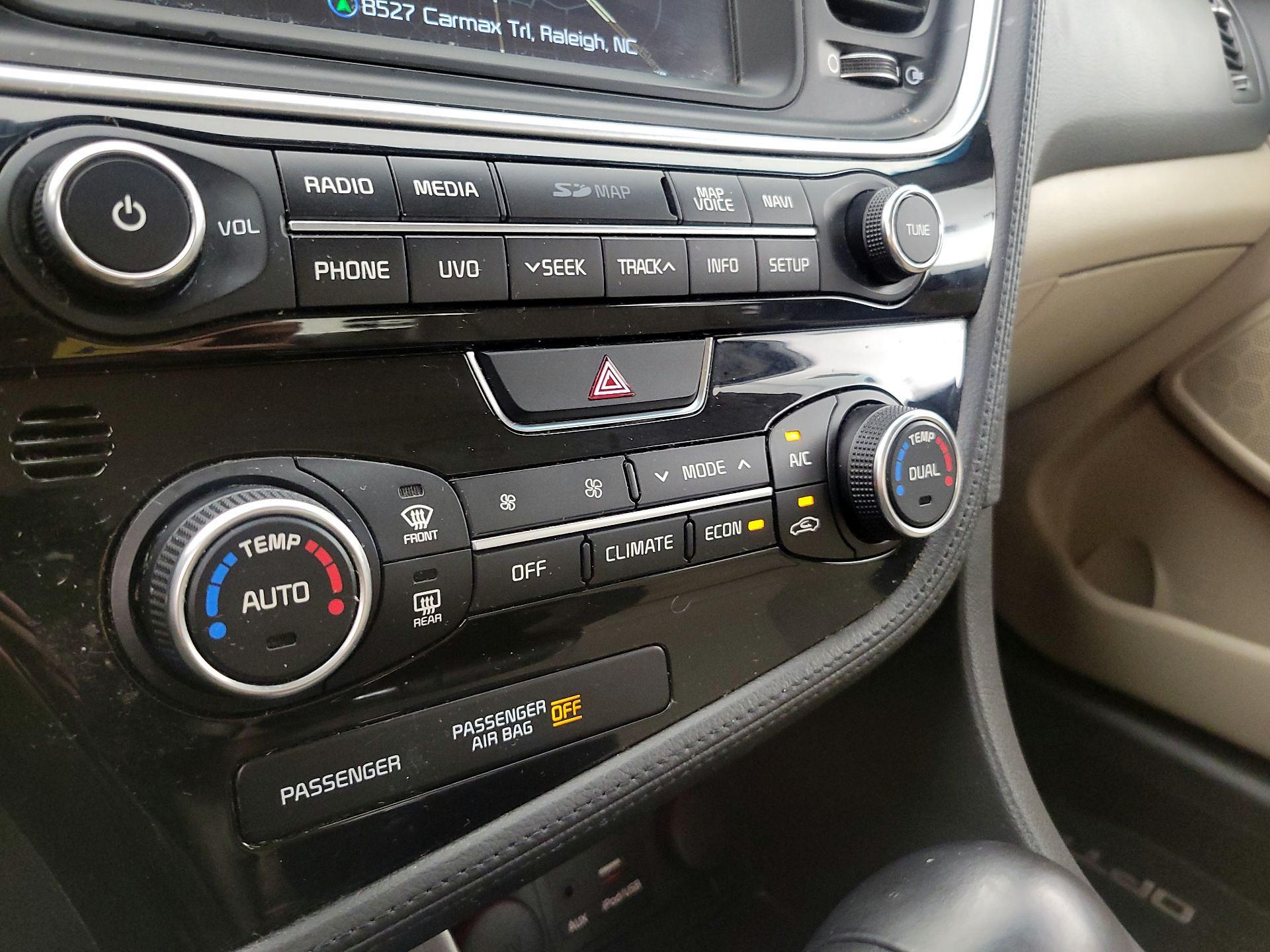 Thumbnail: 2015 Kia Optima - 17