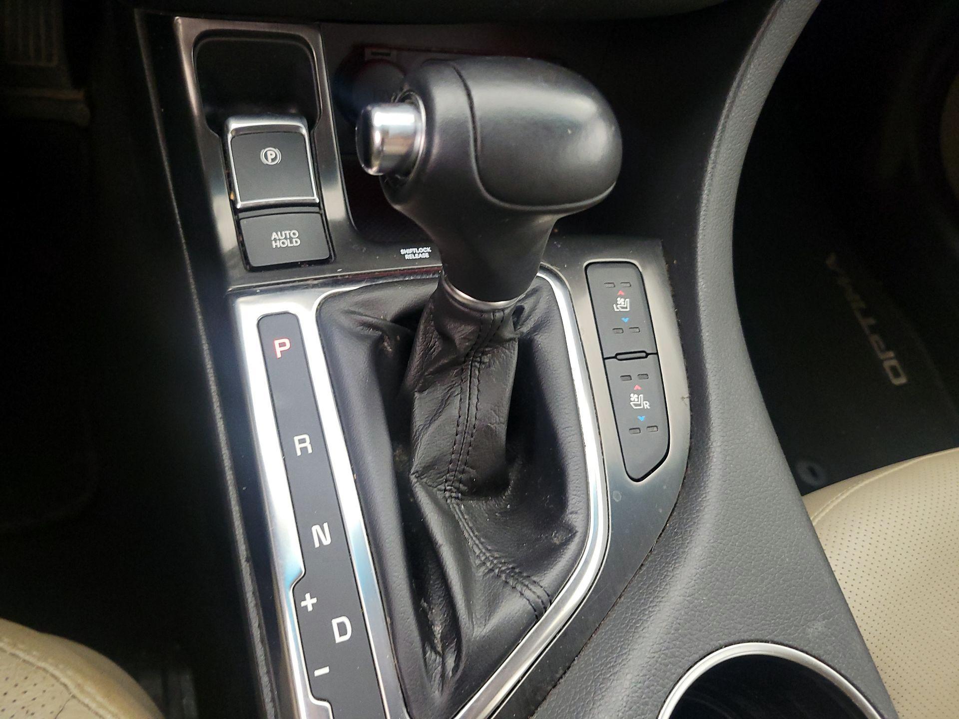 Thumbnail: 2015 Kia Optima - 18