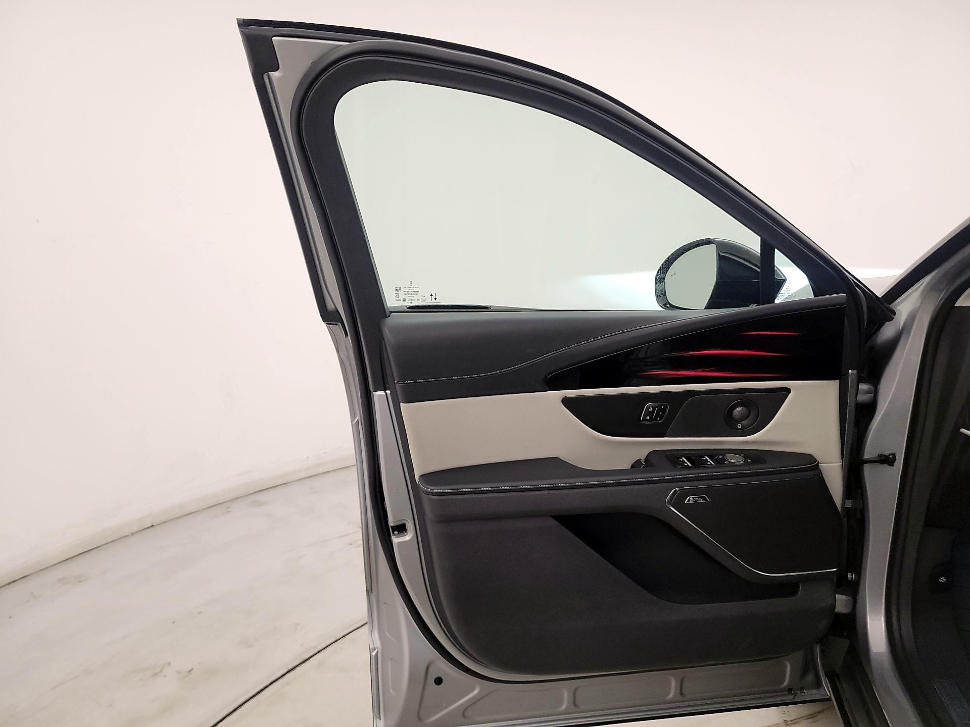 Thumbnail: 2024 Lincoln Nautilus - 12