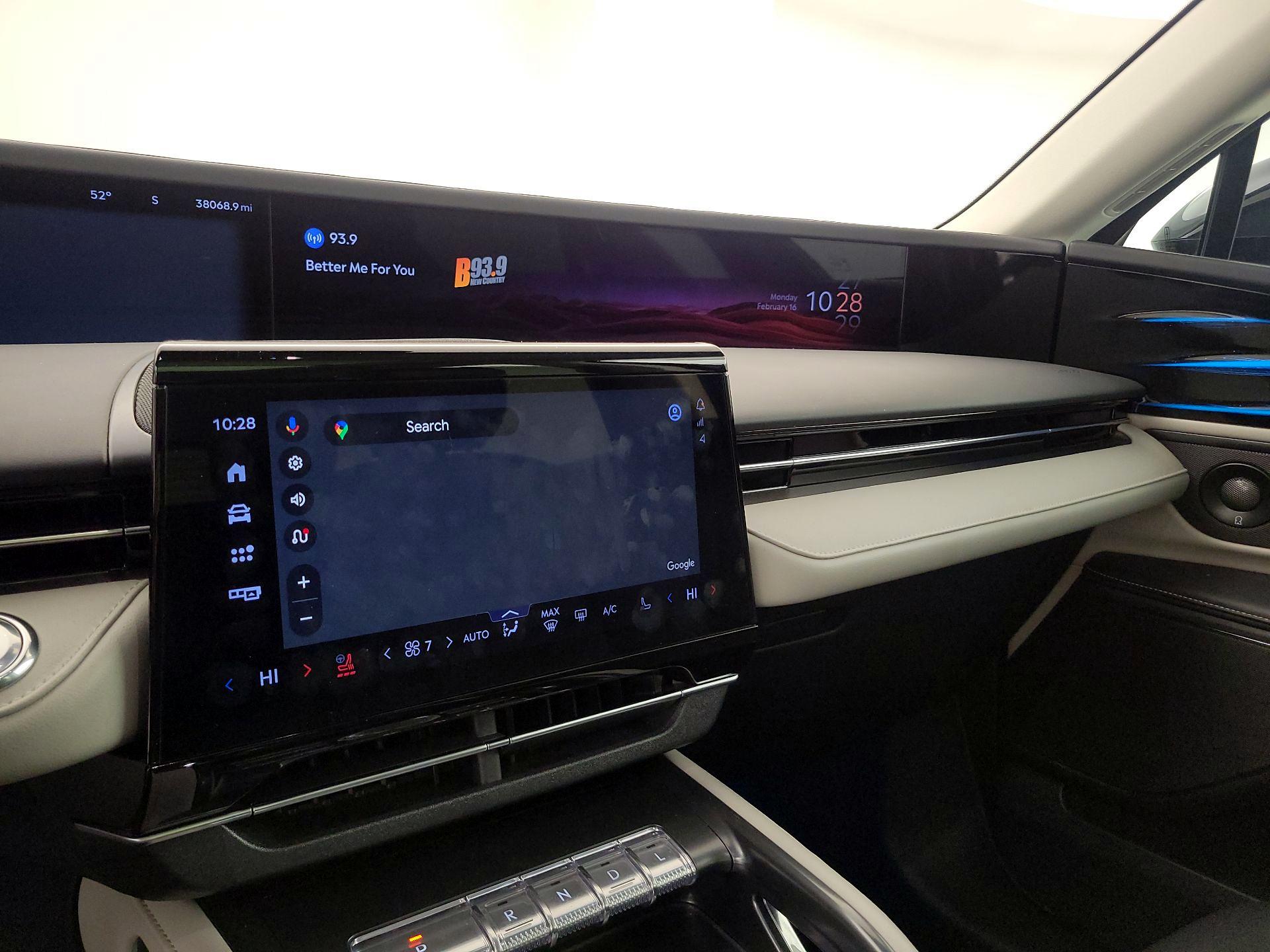 Thumbnail: 2024 Lincoln Nautilus - 14