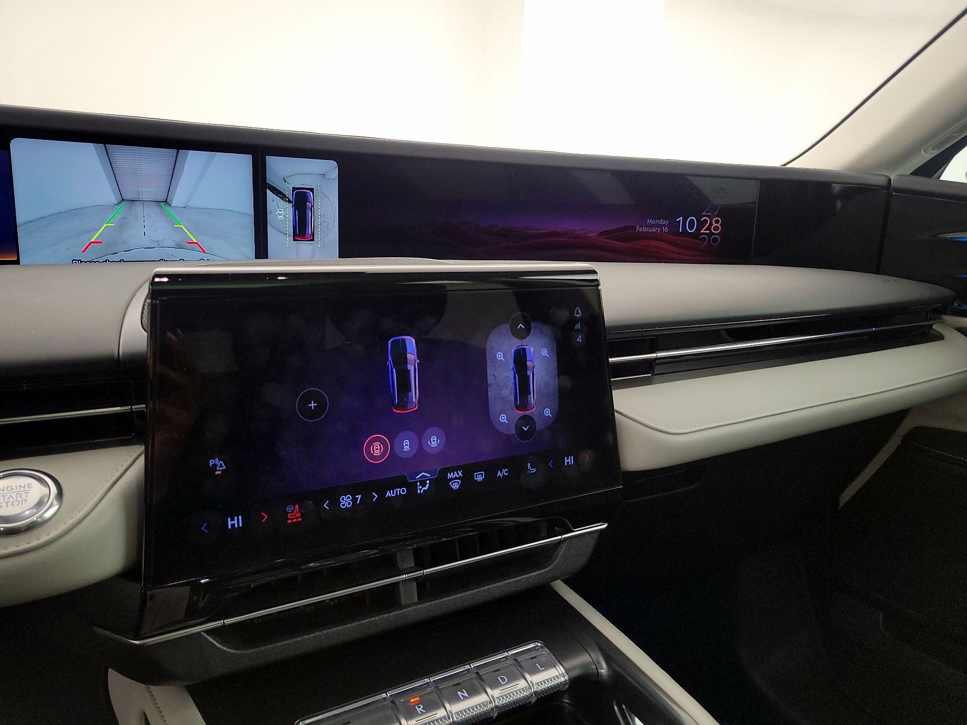 Thumbnail: 2024 Lincoln Nautilus - 15