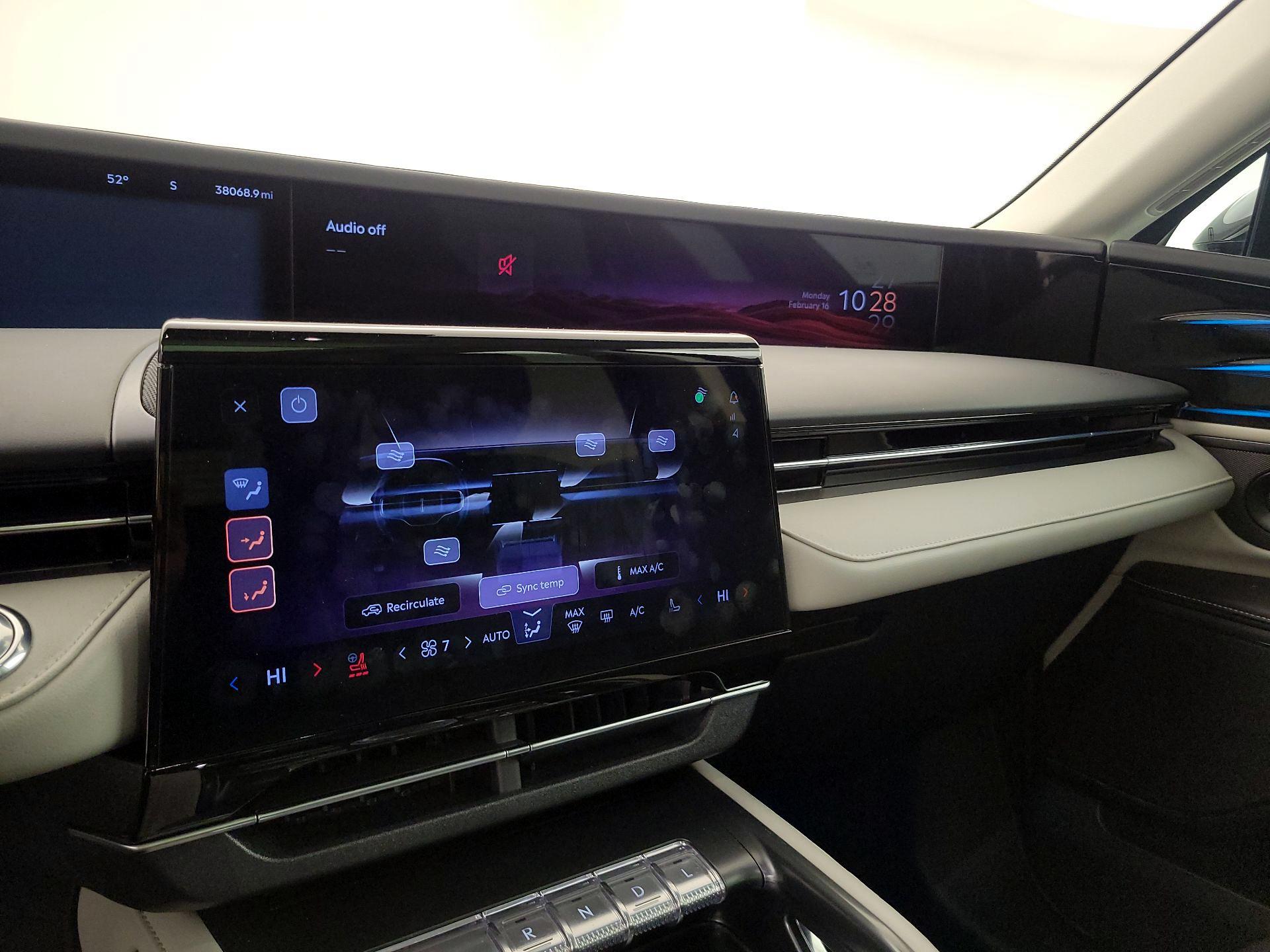 Thumbnail: 2024 Lincoln Nautilus - 17