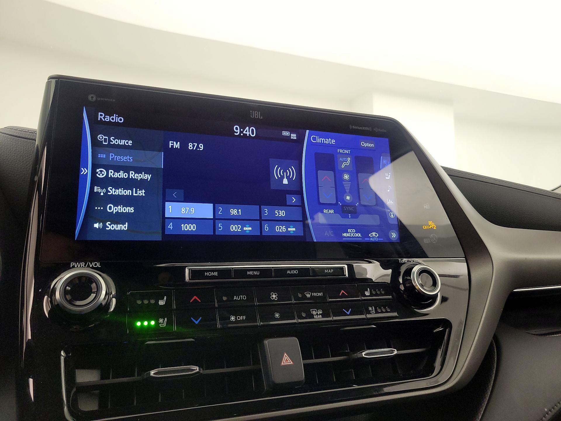 Thumbnail: 2022 Toyota Highlander - 16