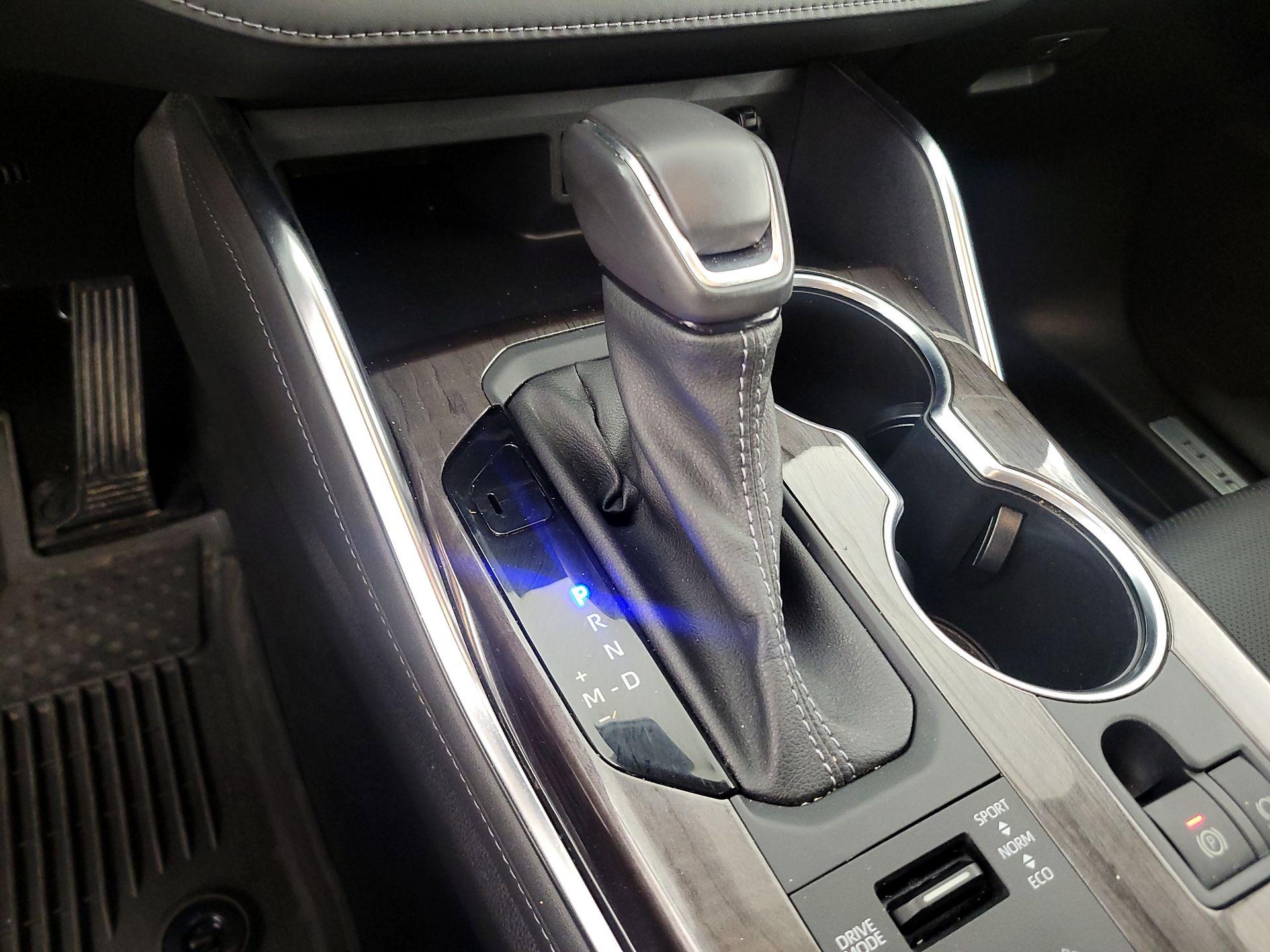 Thumbnail: 2022 Toyota Highlander - 18