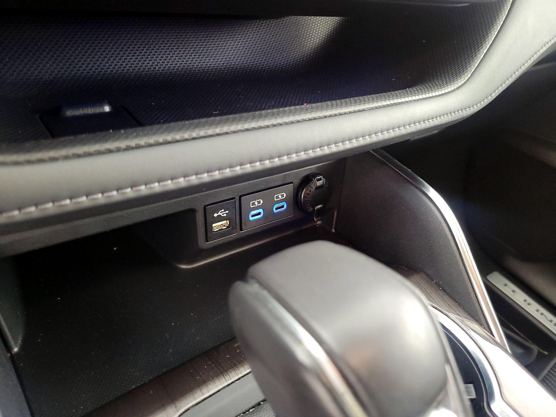 Thumbnail: 2022 Toyota Highlander - 19