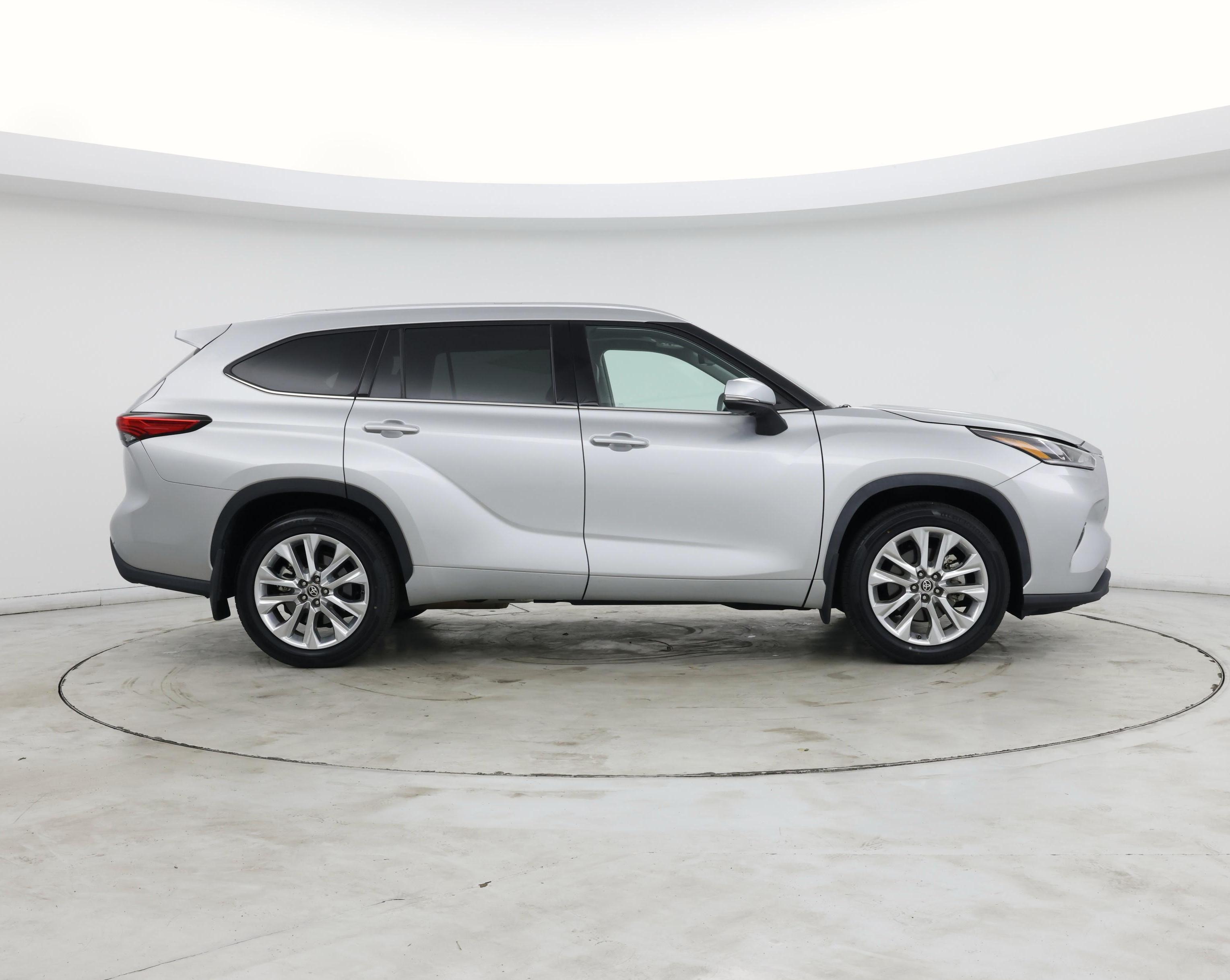 Thumbnail: 2022 Toyota Highlander - 7