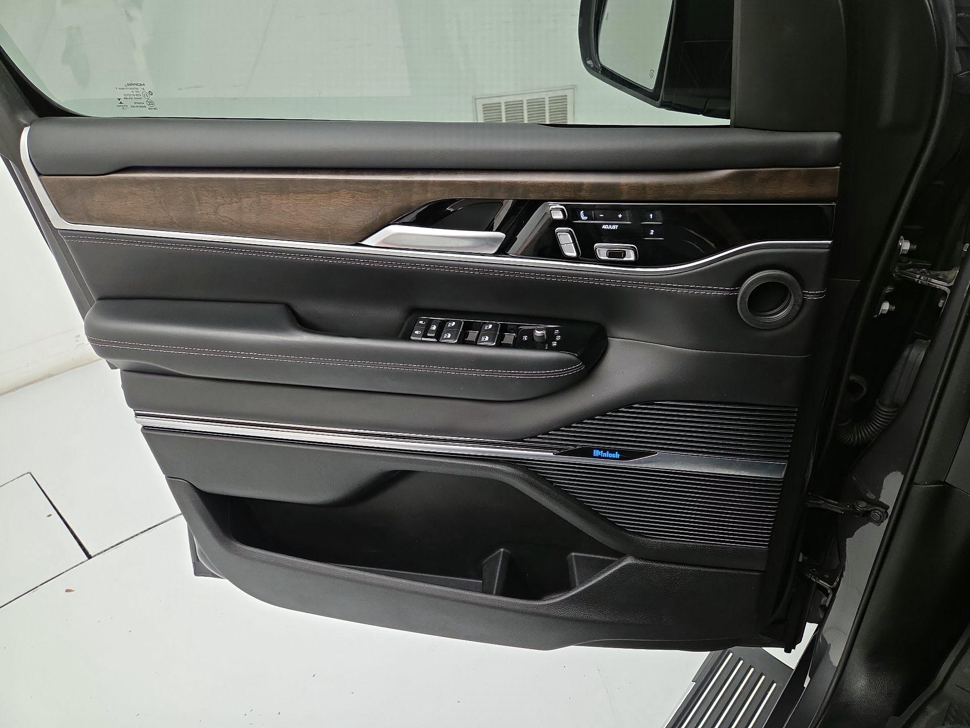 Thumbnail: 2022 Jeep Grand Wagoneer - 12