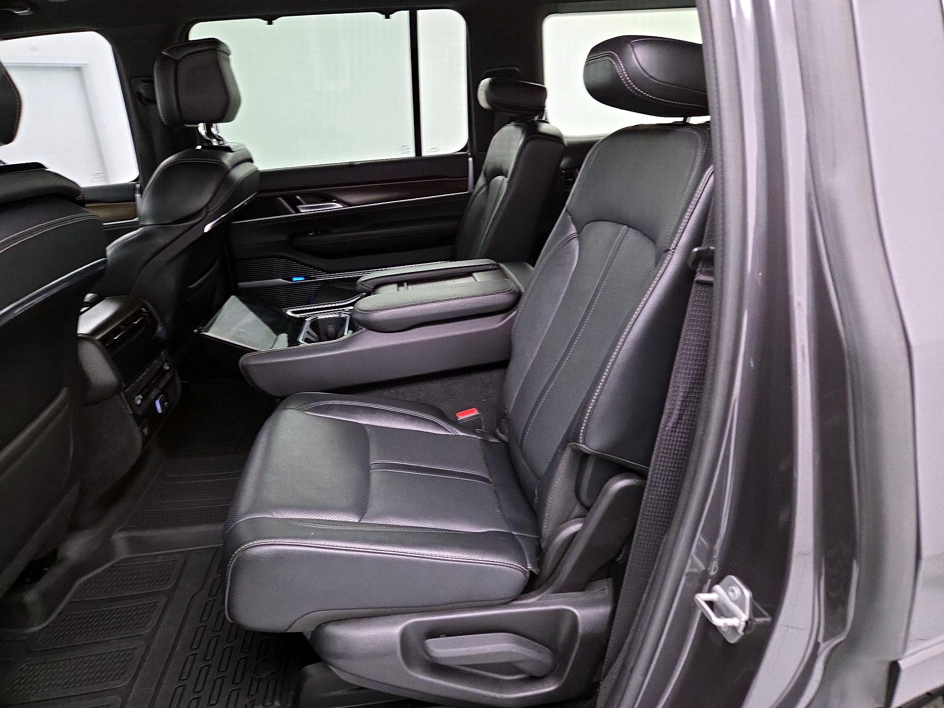 Thumbnail: 2022 Jeep Grand Wagoneer - 20