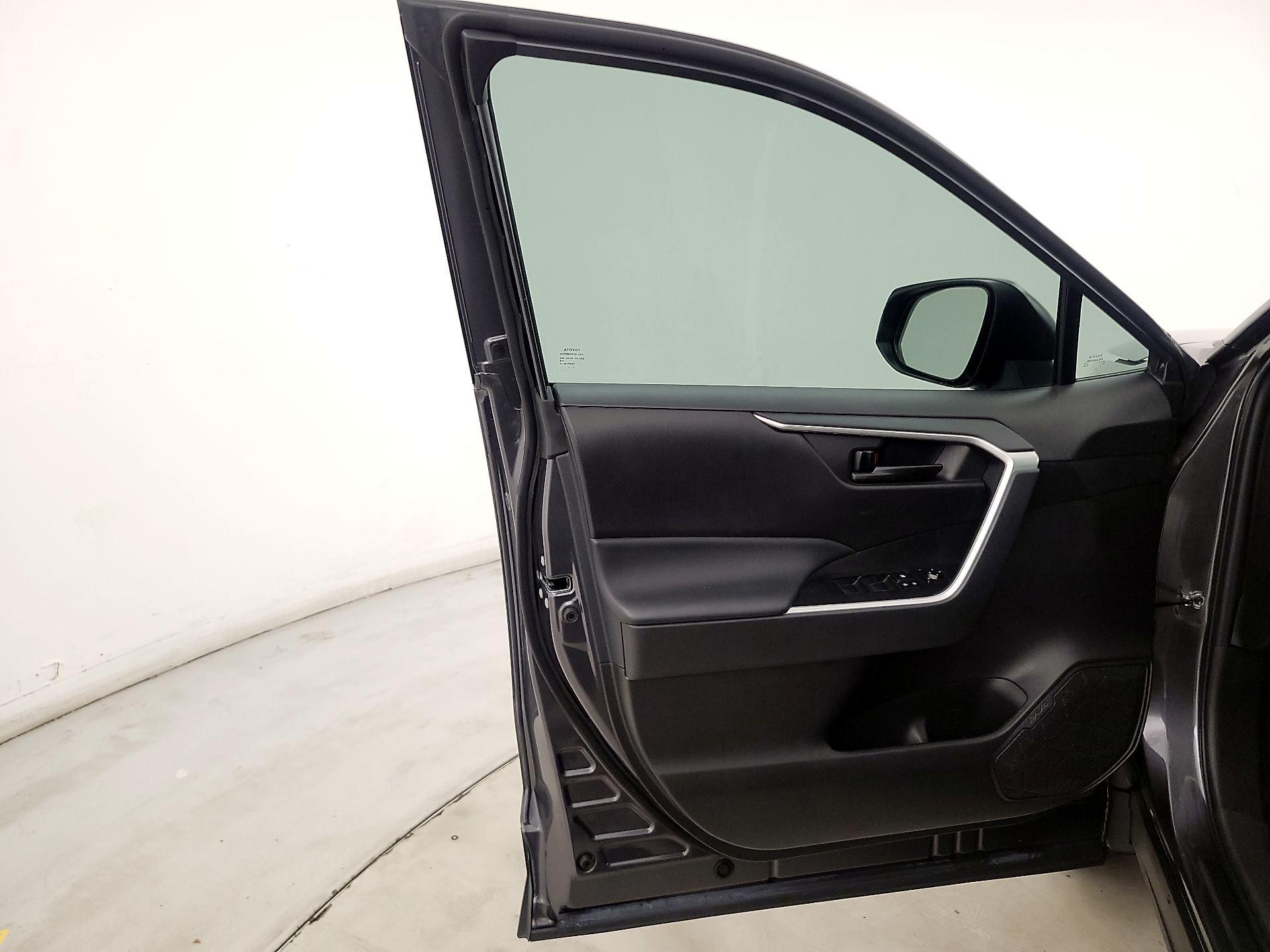 Thumbnail: 2023 Toyota RAV4 - 12