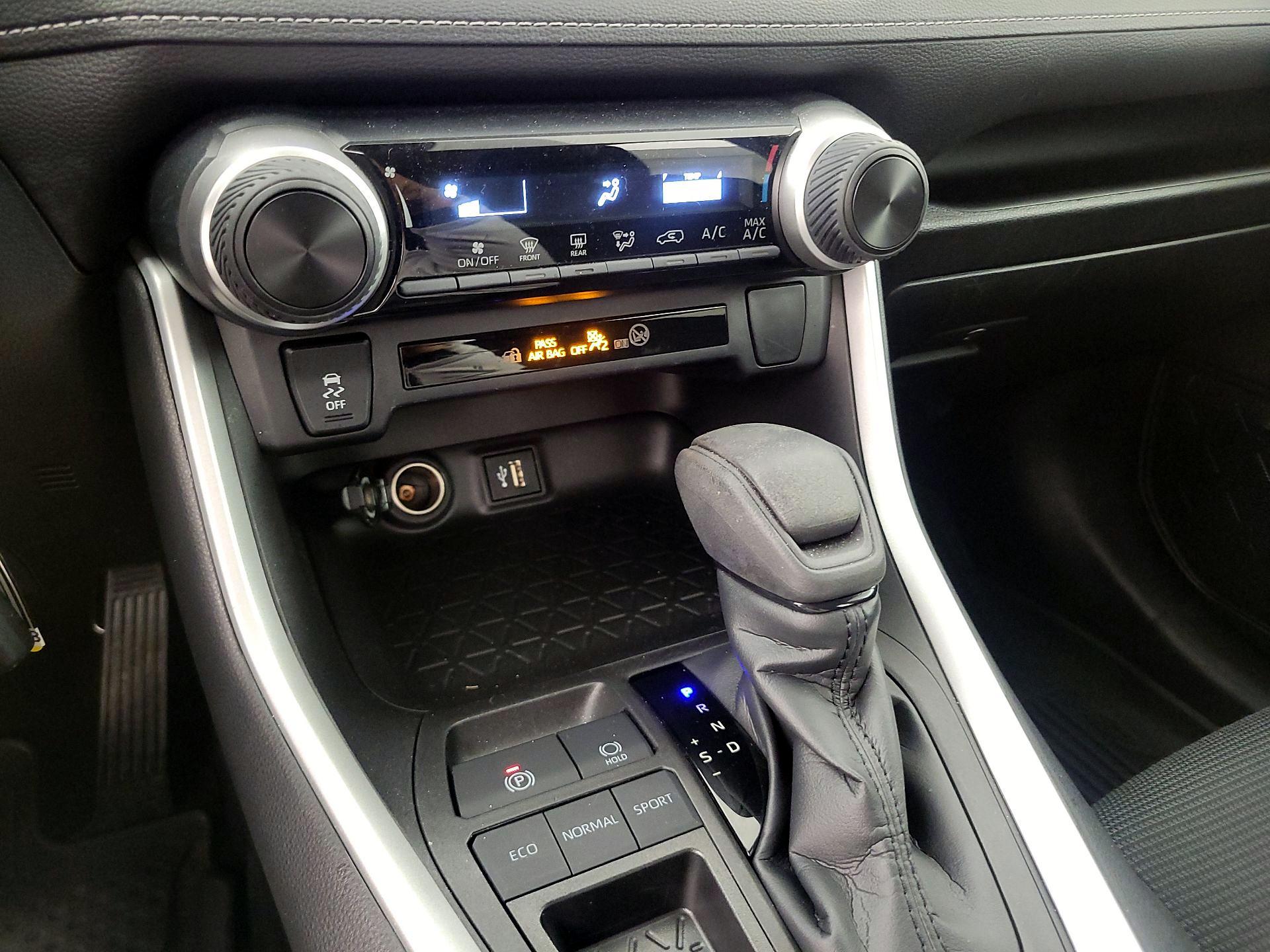 Thumbnail: 2023 Toyota RAV4 - 16