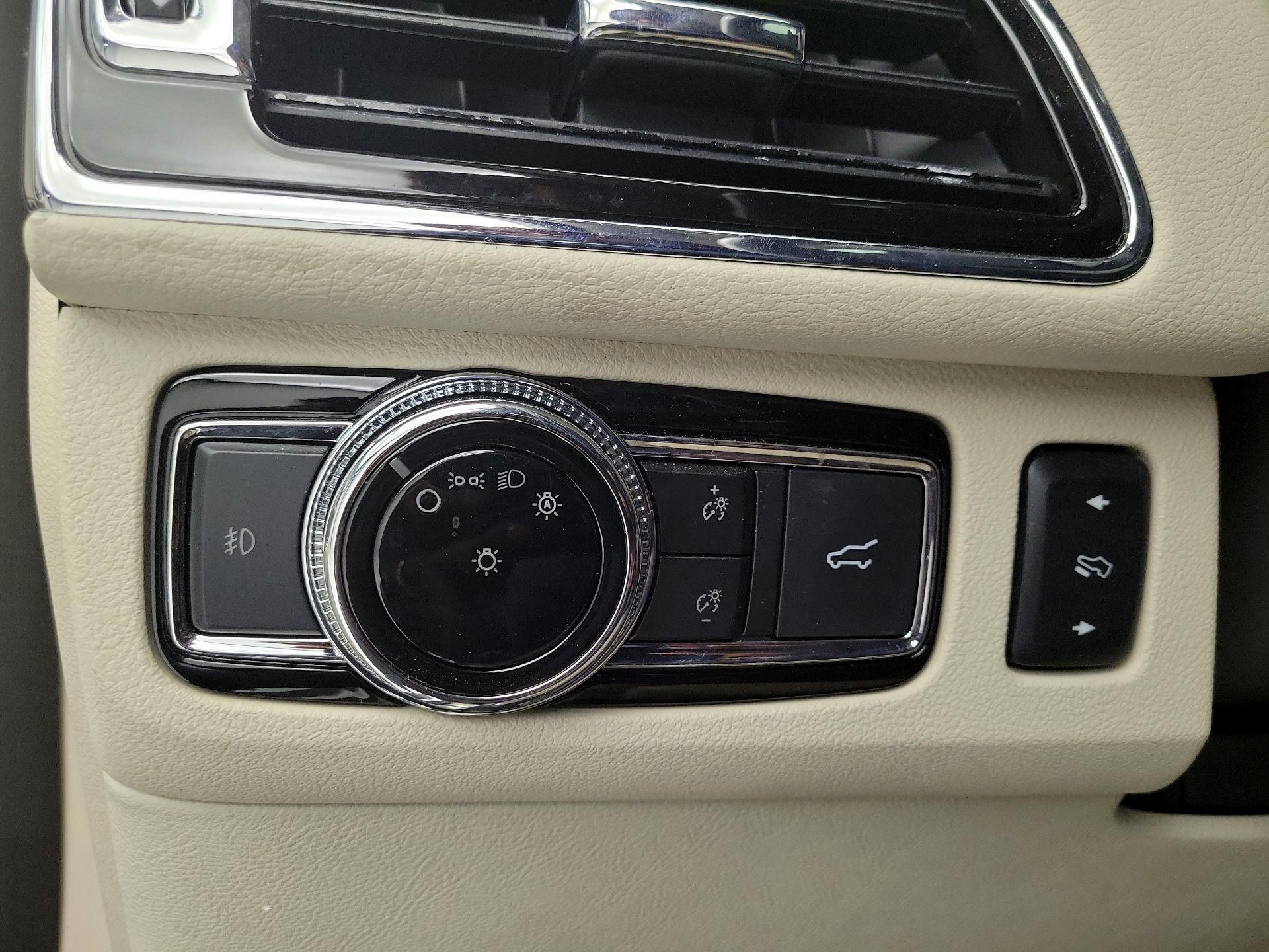 Thumbnail: 2019 Lincoln Navigator - 13