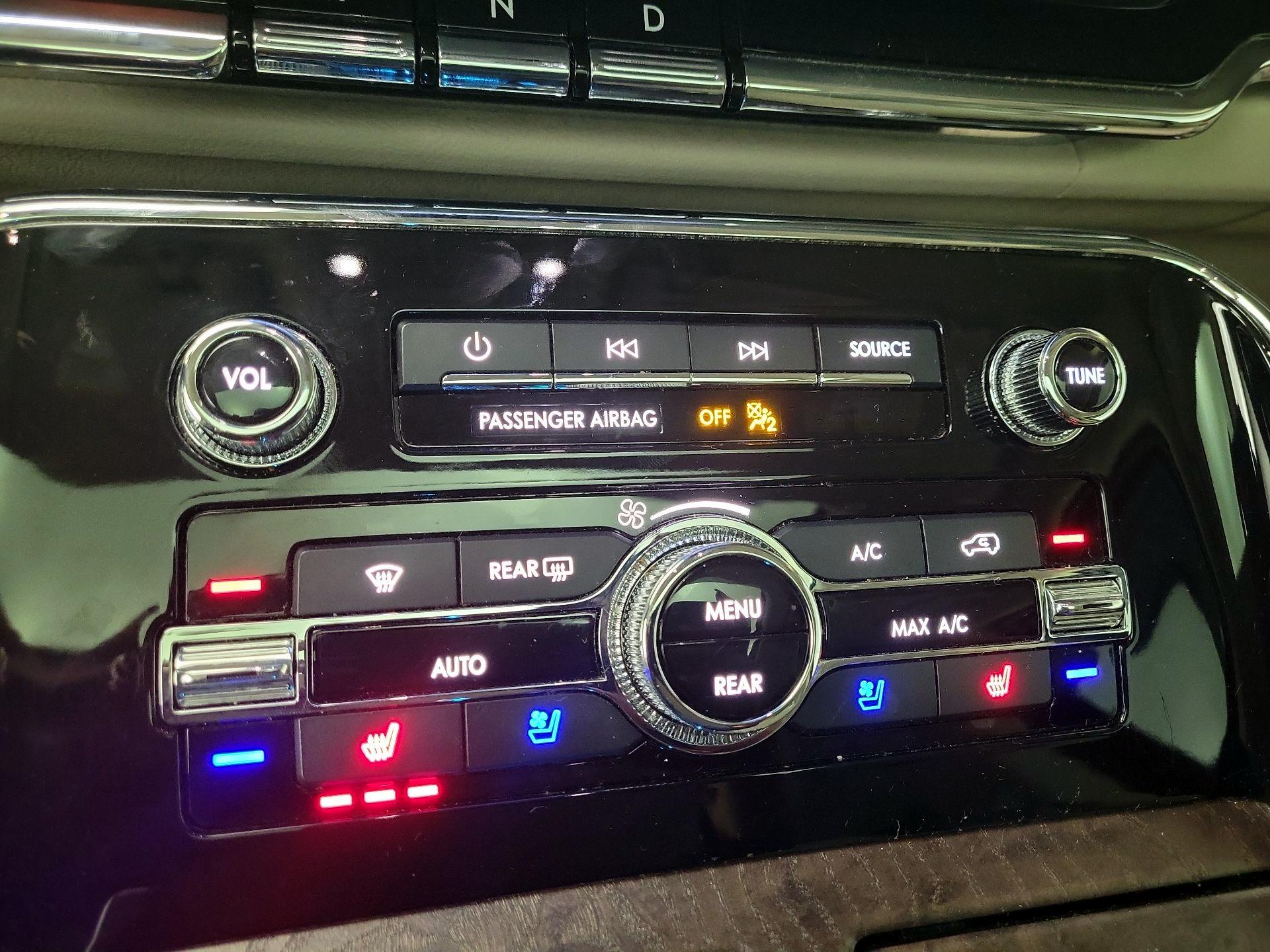 Thumbnail: 2019 Lincoln Navigator - 17