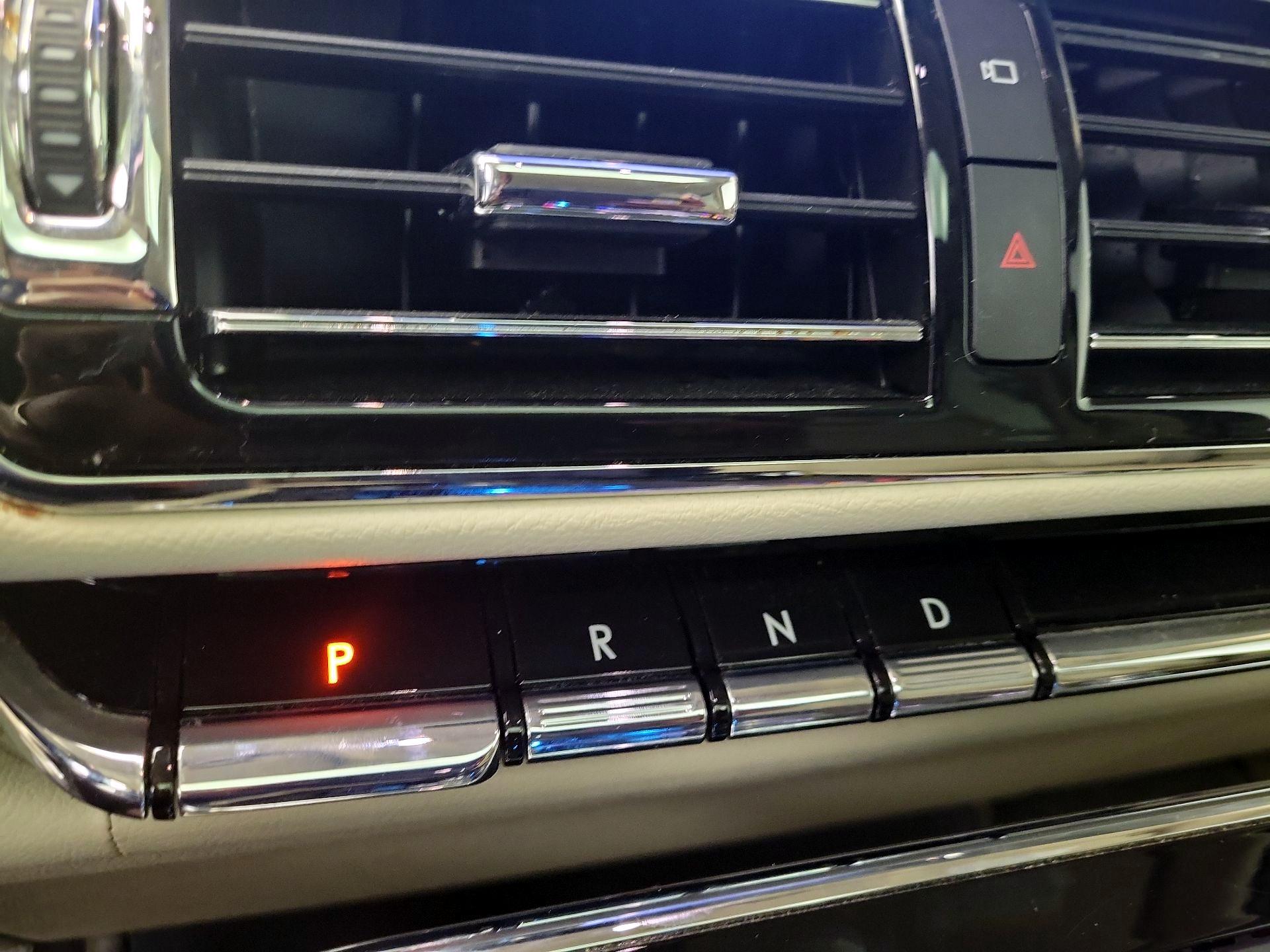 Thumbnail: 2019 Lincoln Navigator - 18