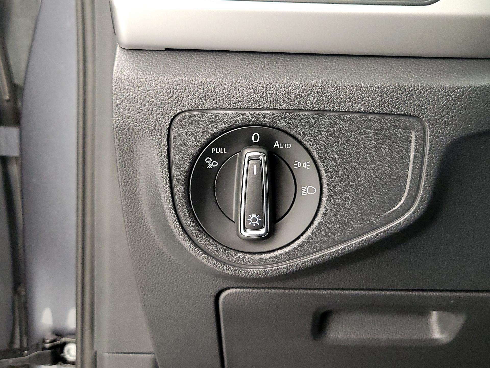 Thumbnail: 2021 Volkswagen Atlas - 13