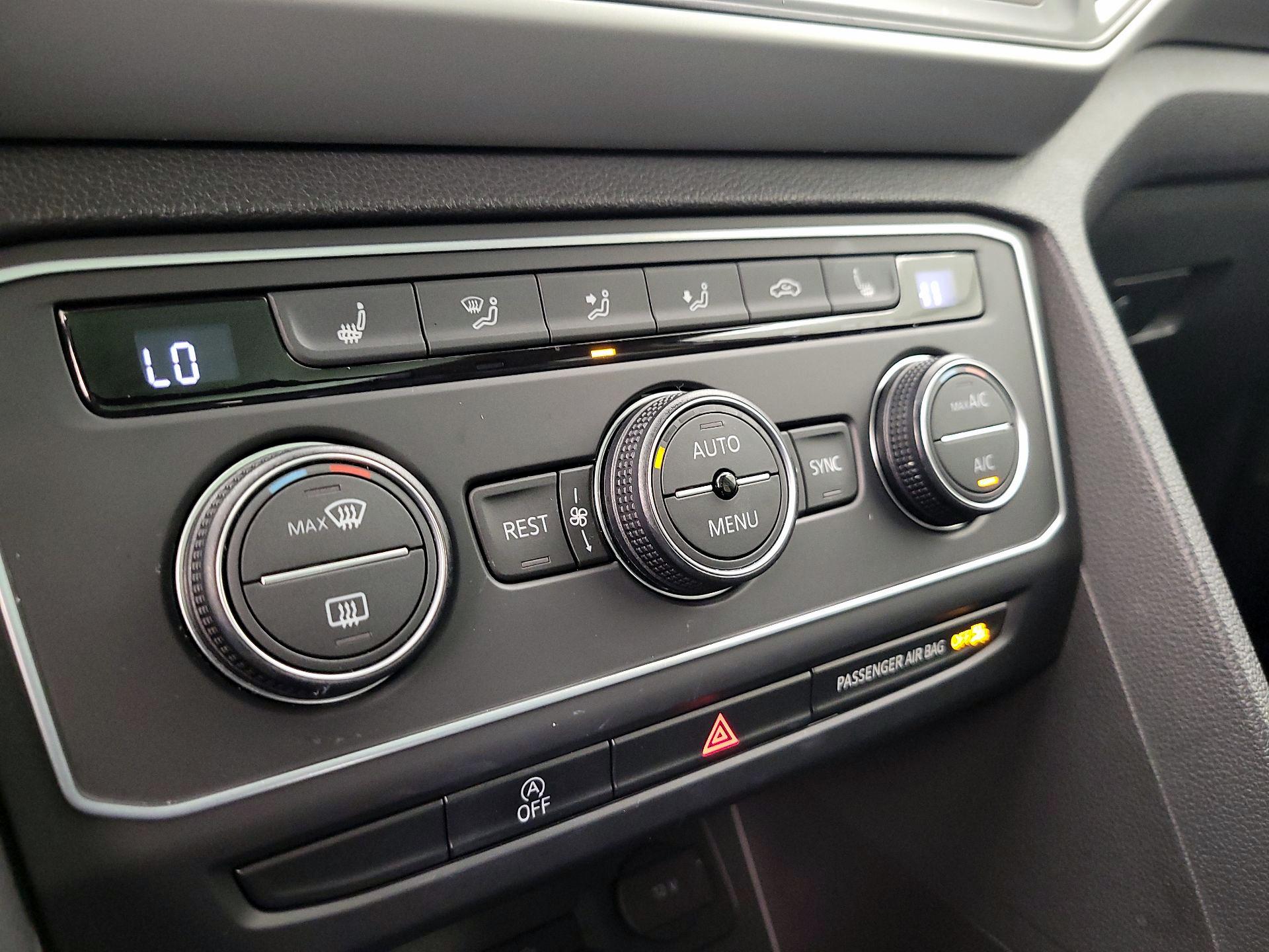 Thumbnail: 2021 Volkswagen Atlas - 16