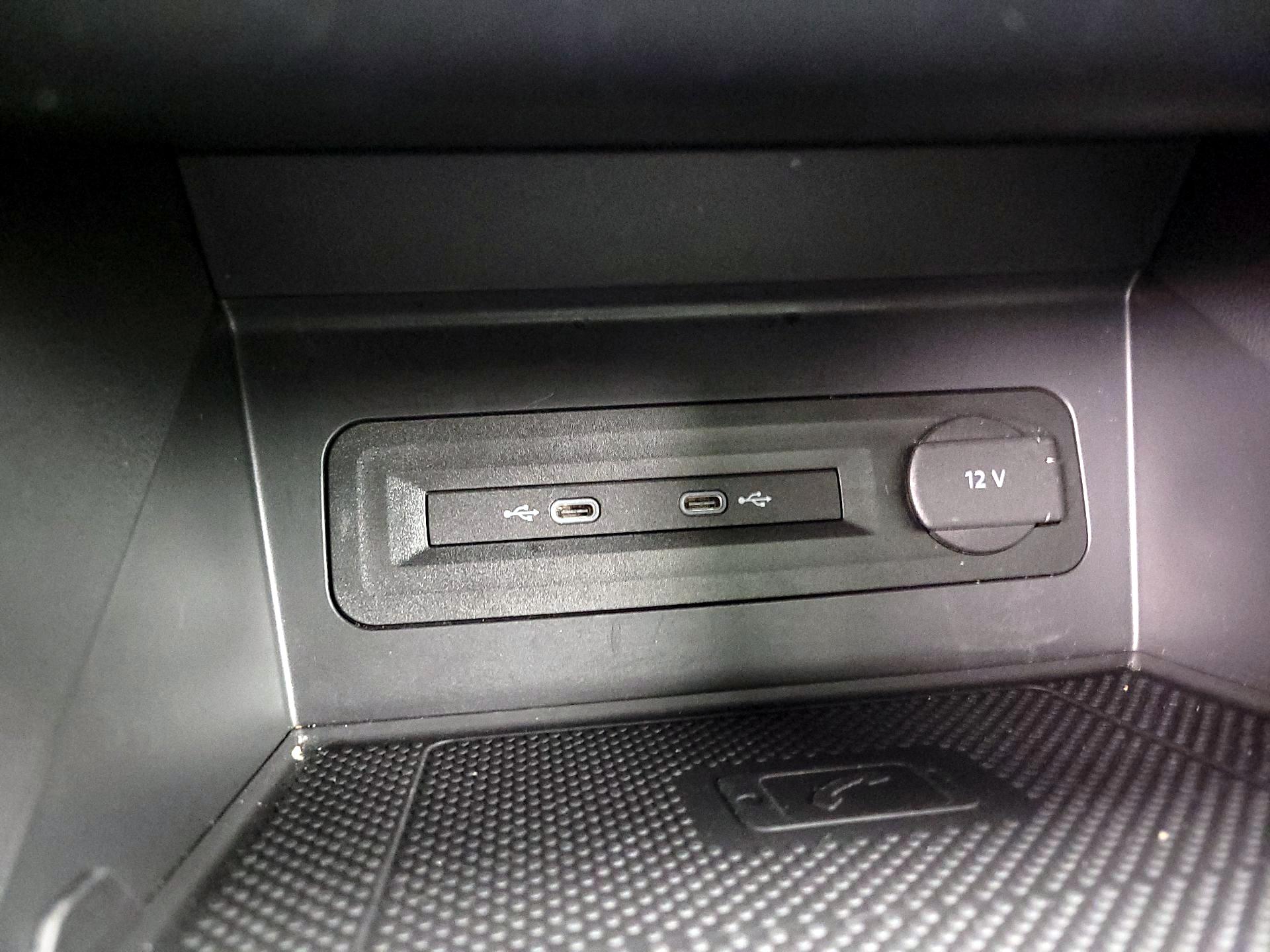 Thumbnail: 2021 Volkswagen Atlas - 18